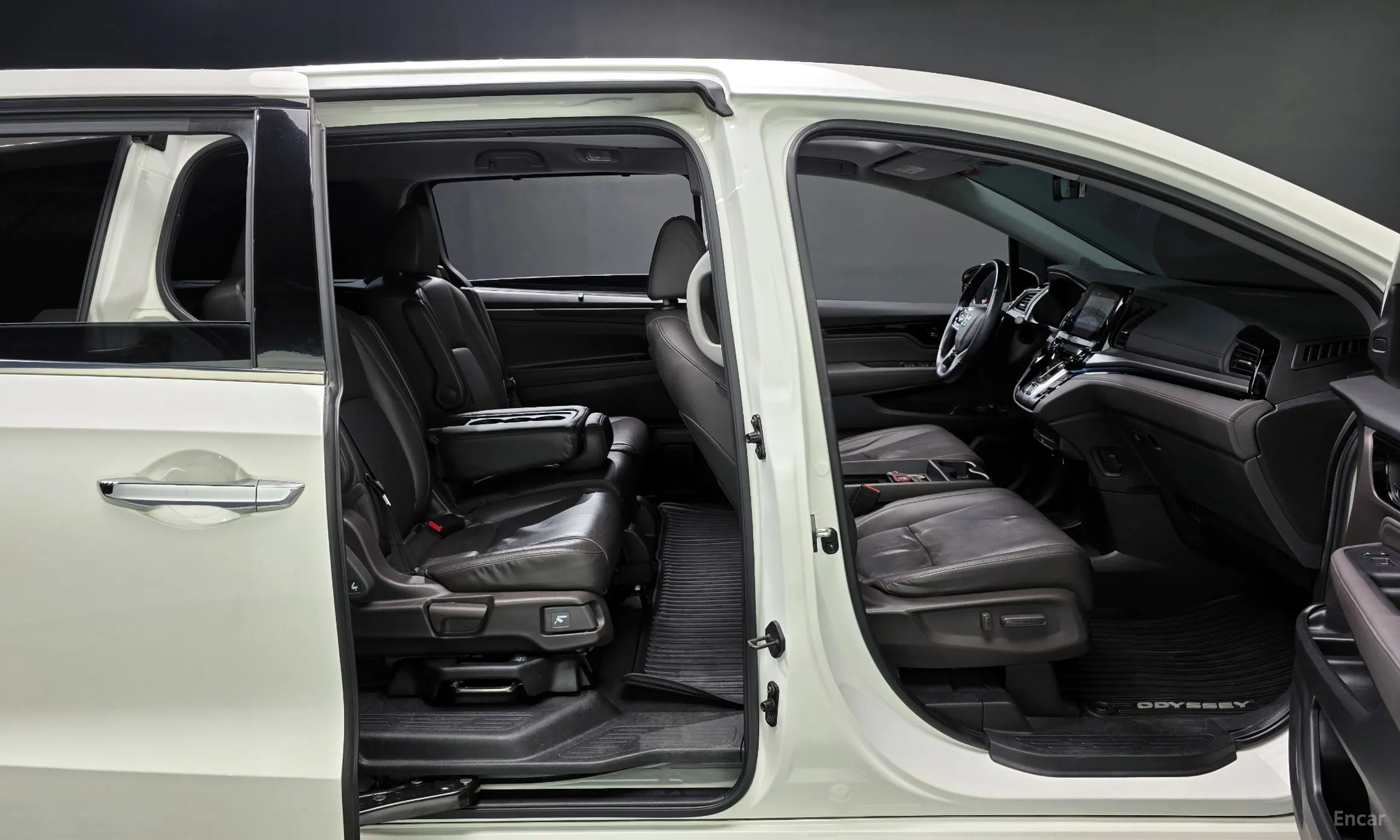 Honda Odyssey превью 10
