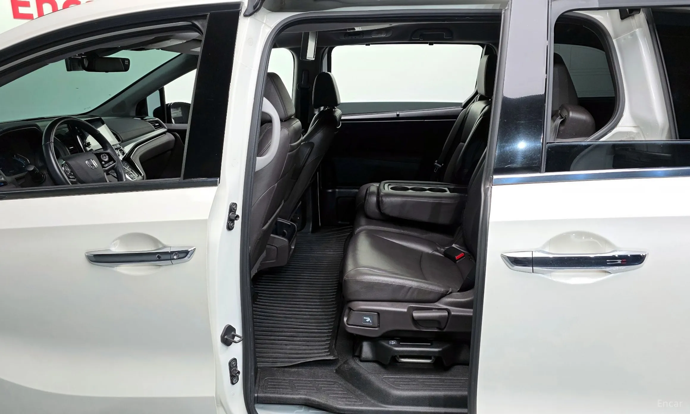 Honda Odyssey превью 12