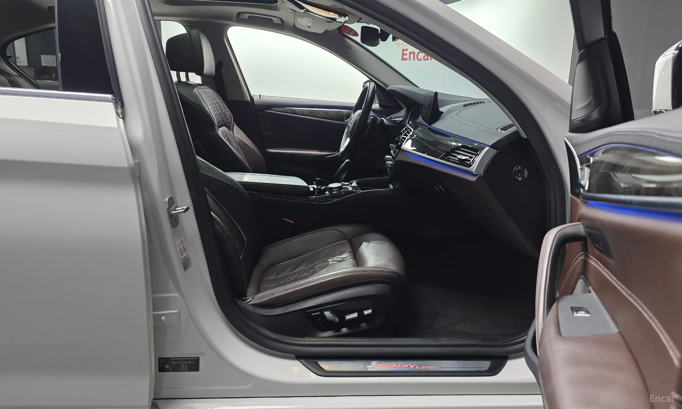 BMW 5 Series (G30) превью 11