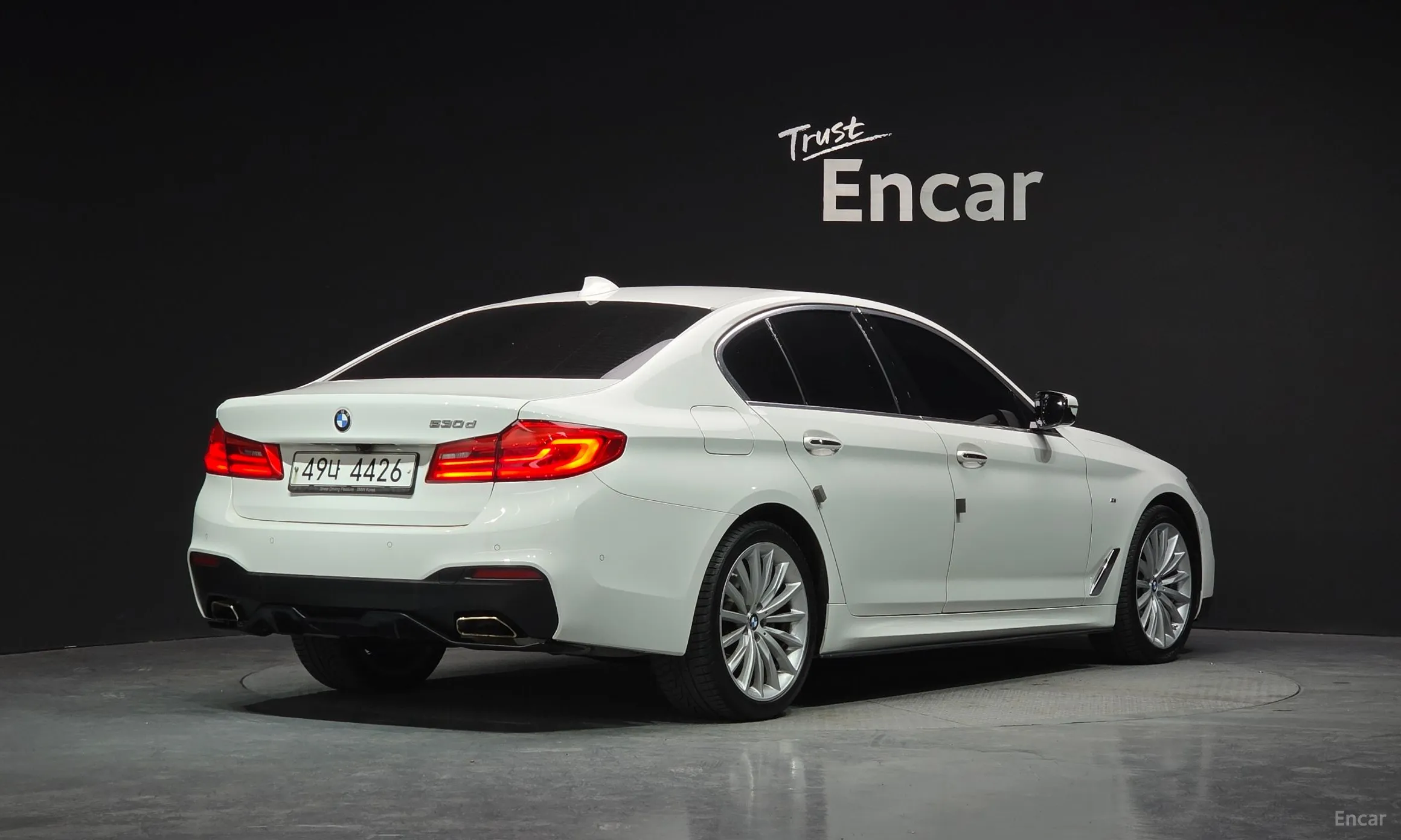 BMW 5 Series (G30) превью 2