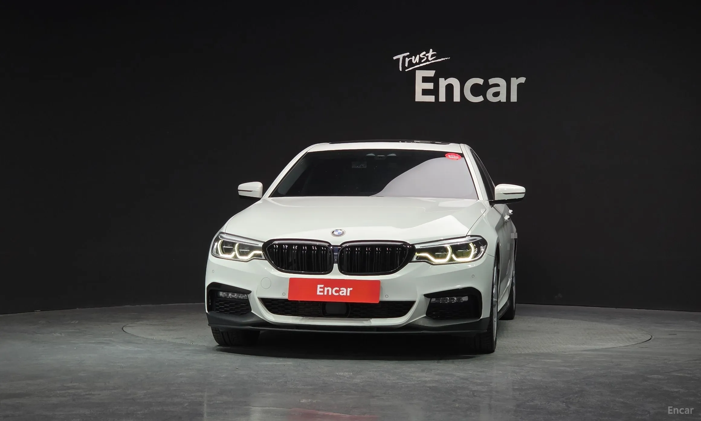 BMW 5 Series (G30) превью 3