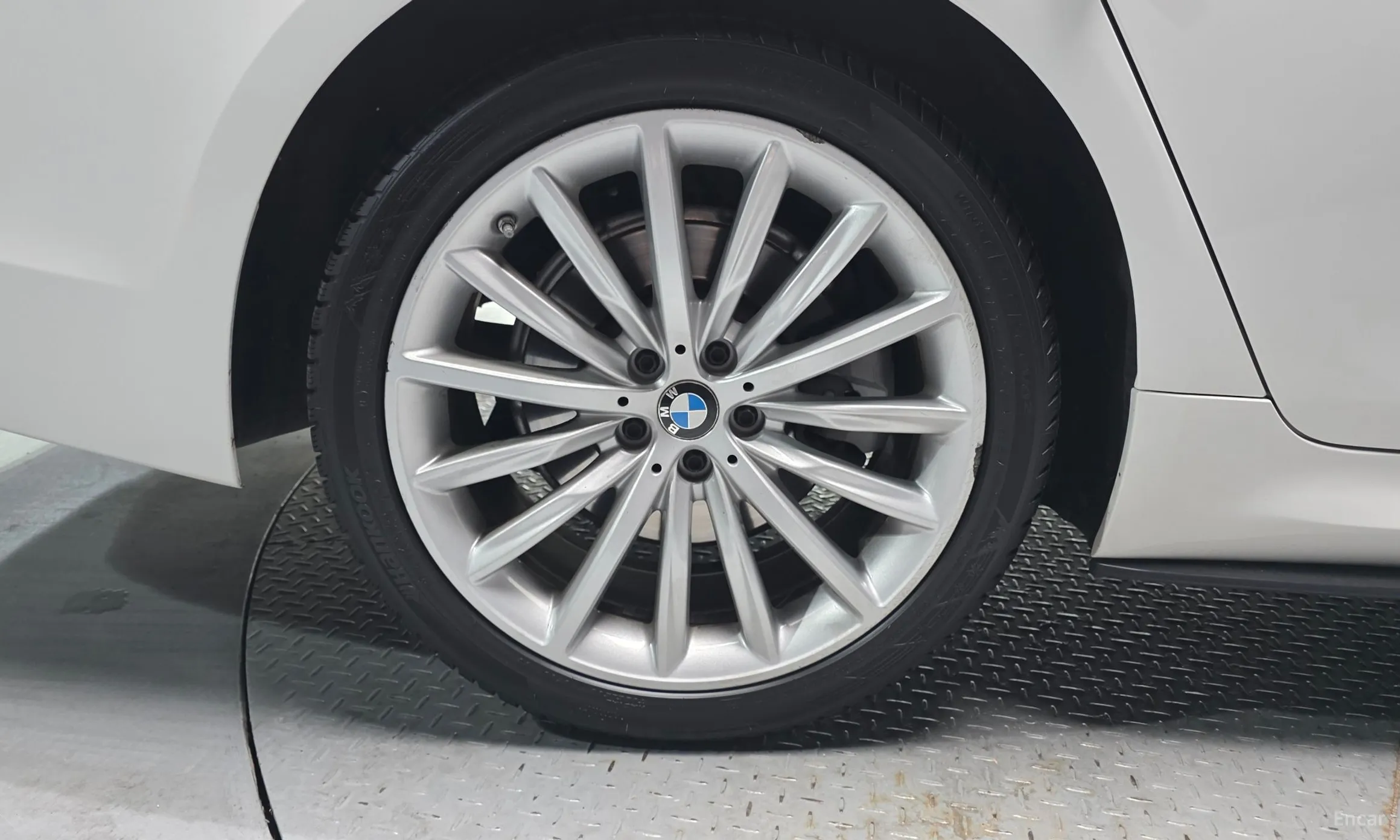BMW 5 Series (G30) превью 5