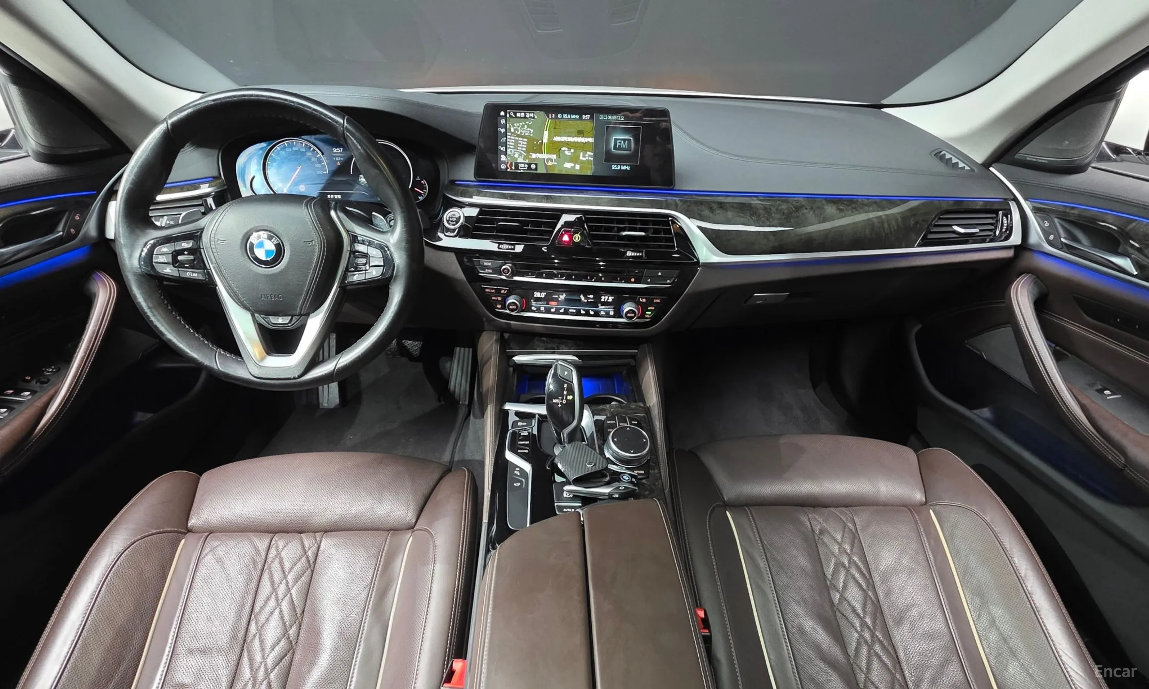 BMW 5 Series (G30) превью 7