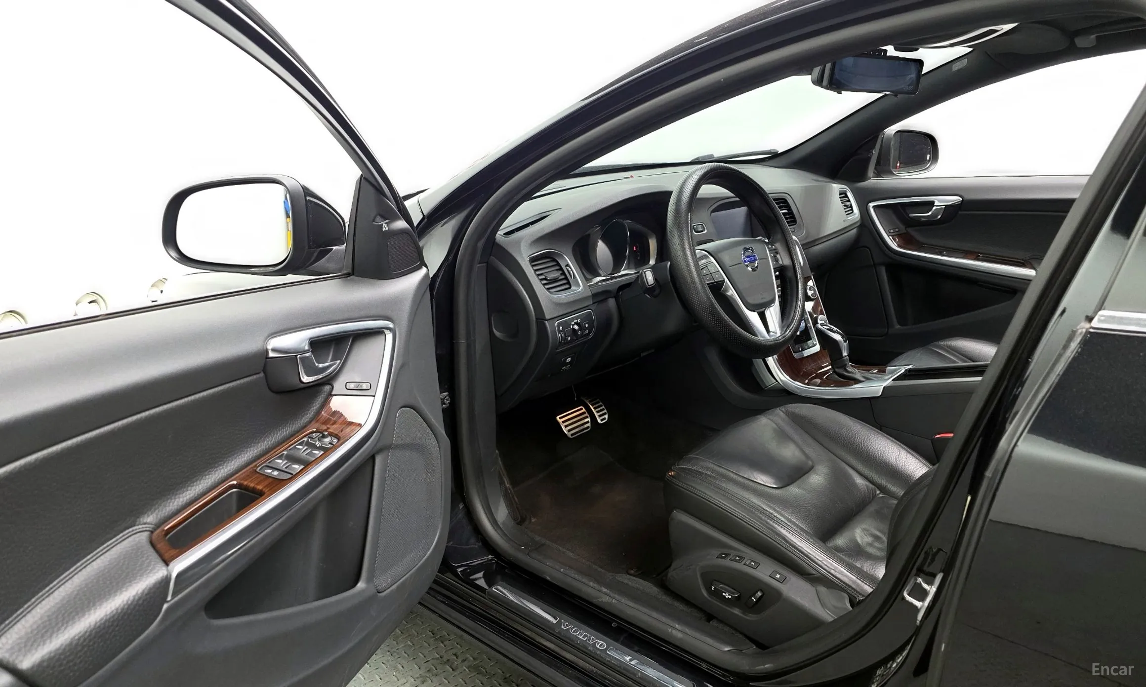 Volvo S60 превью 10