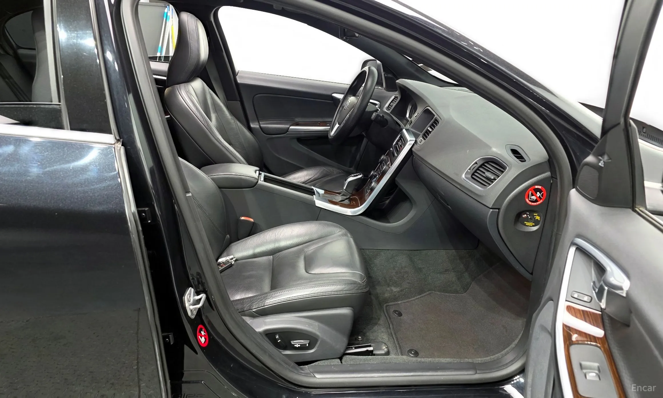 Volvo S60 превью 11