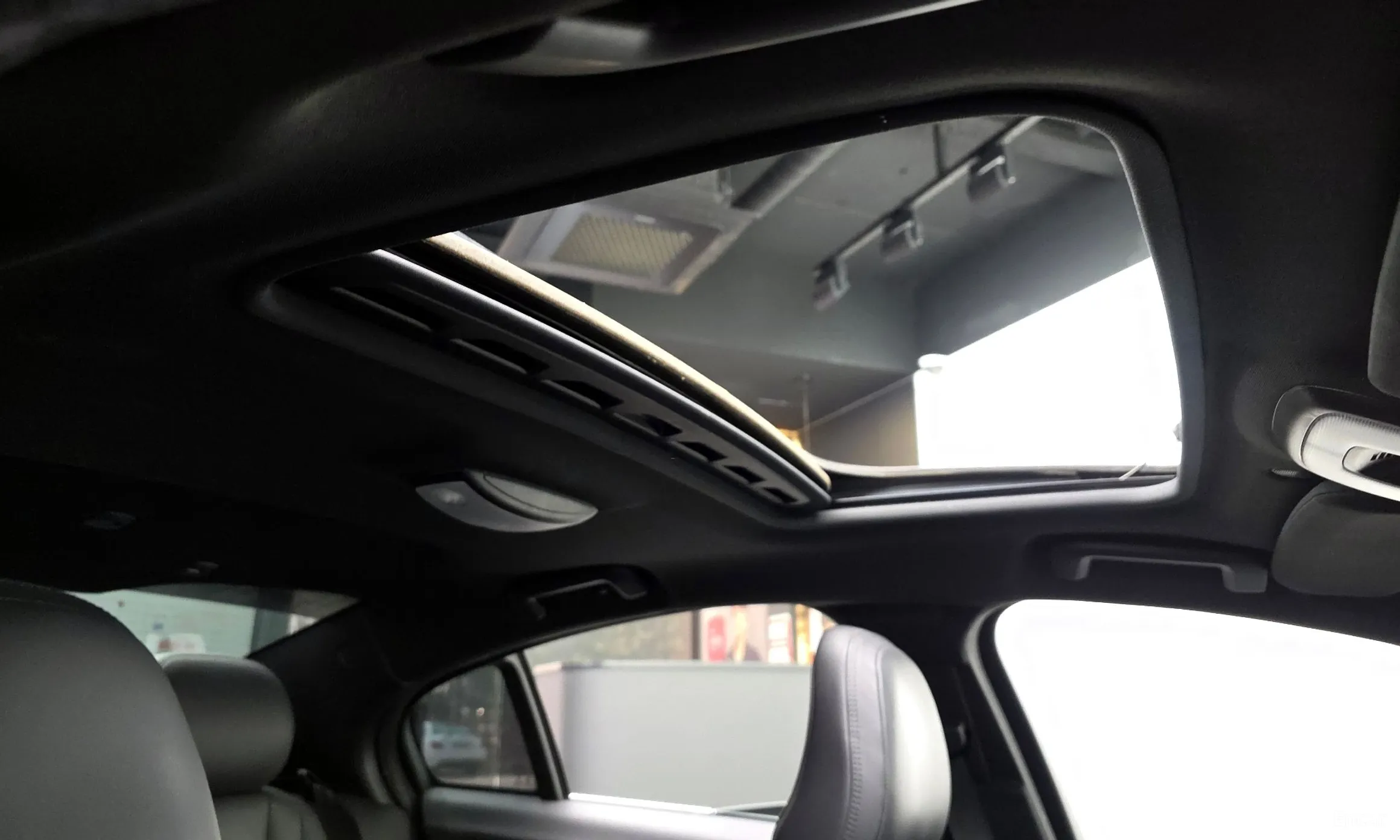 Volvo S60 превью 19