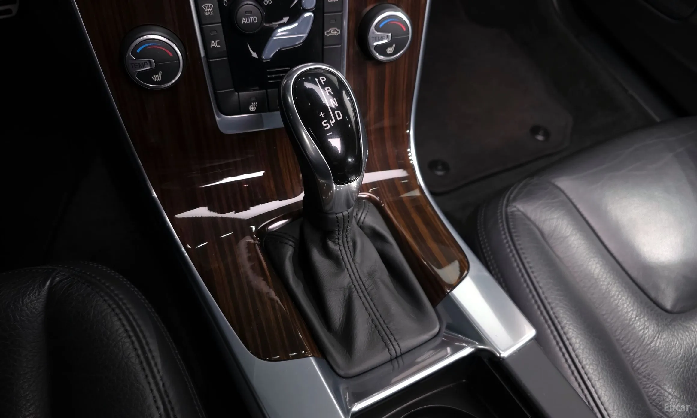 Volvo S60 превью 9