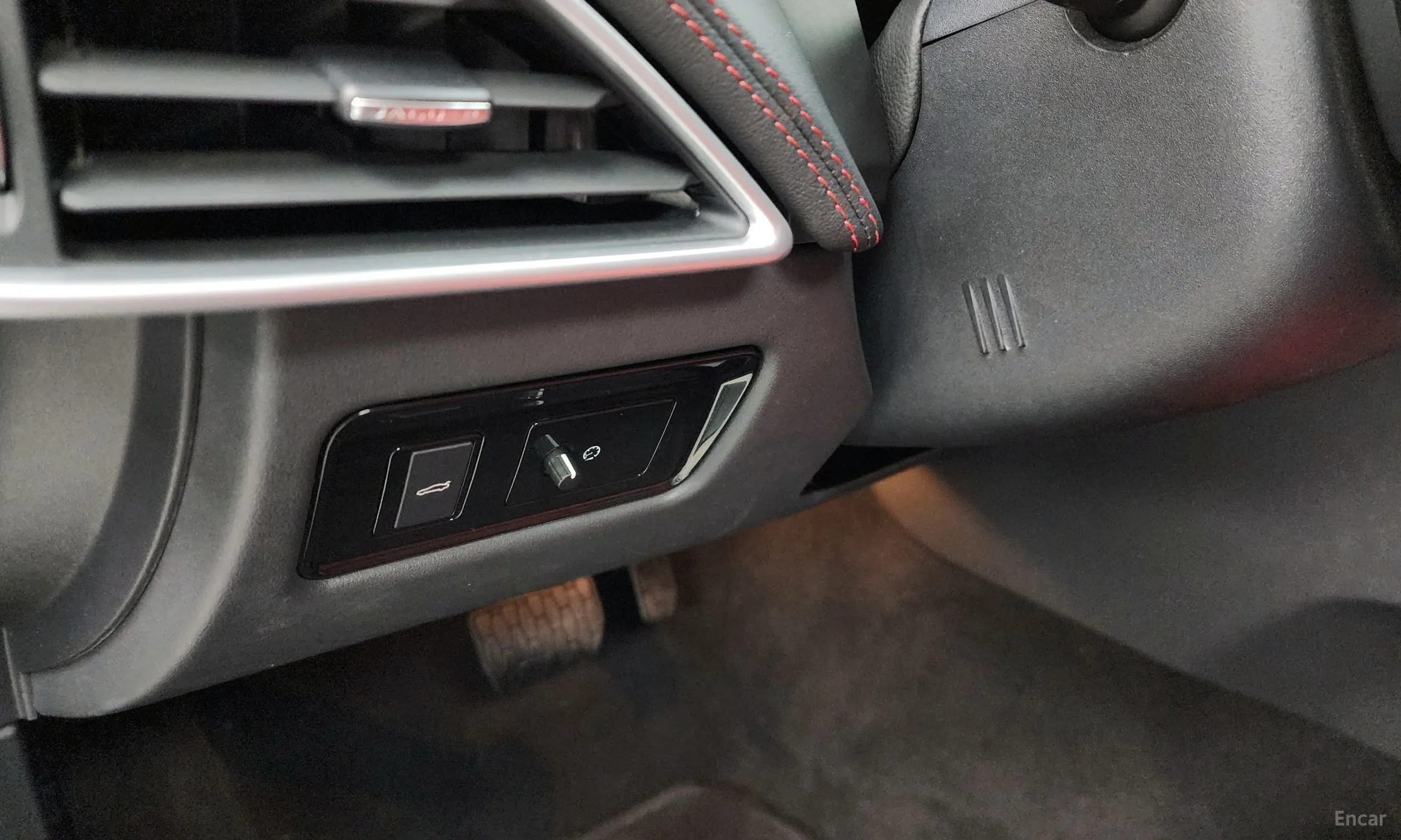Jaguar XE превью 16