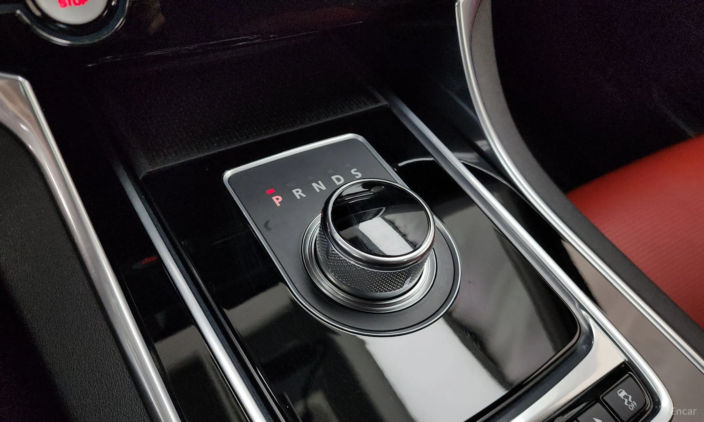 Jaguar XE превью 9