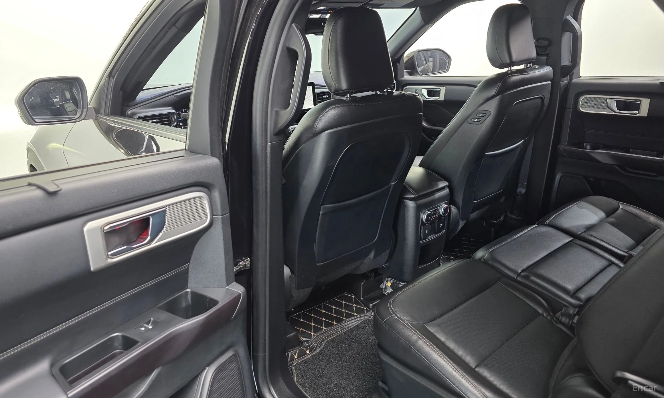 Ford Explorer 6th Generation превью 17