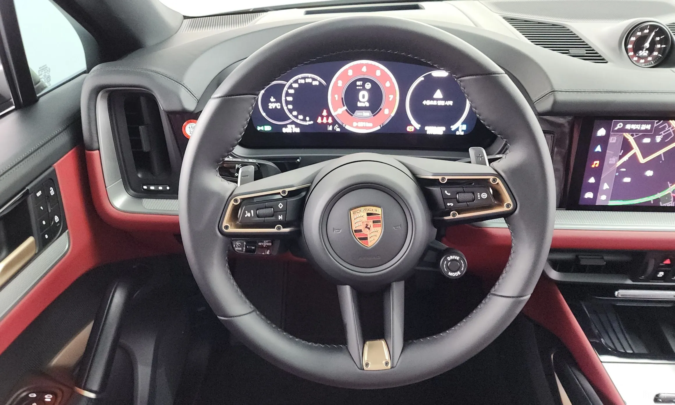 Porsche Cayenne (PO536) превью 13