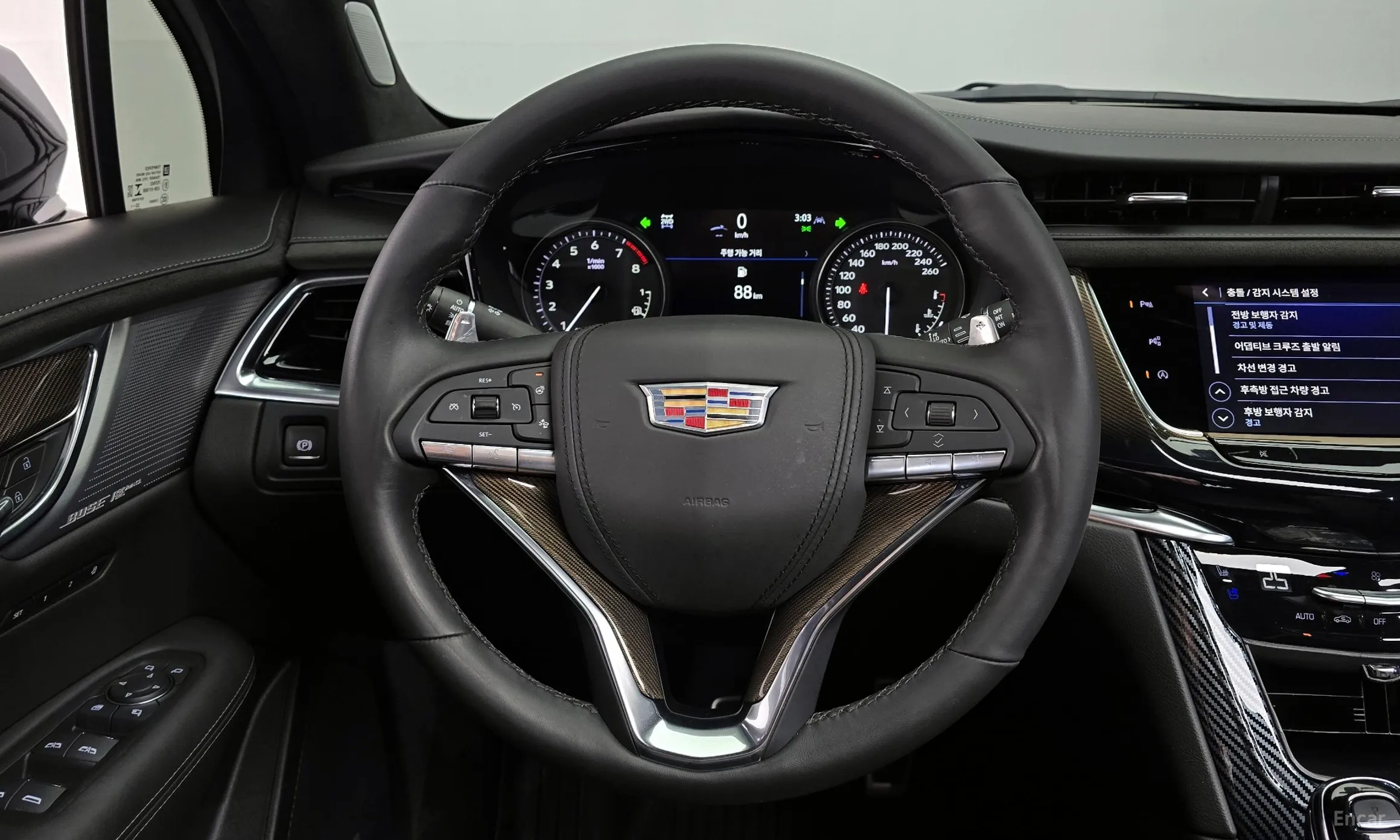 Cadillac XT6 превью 13