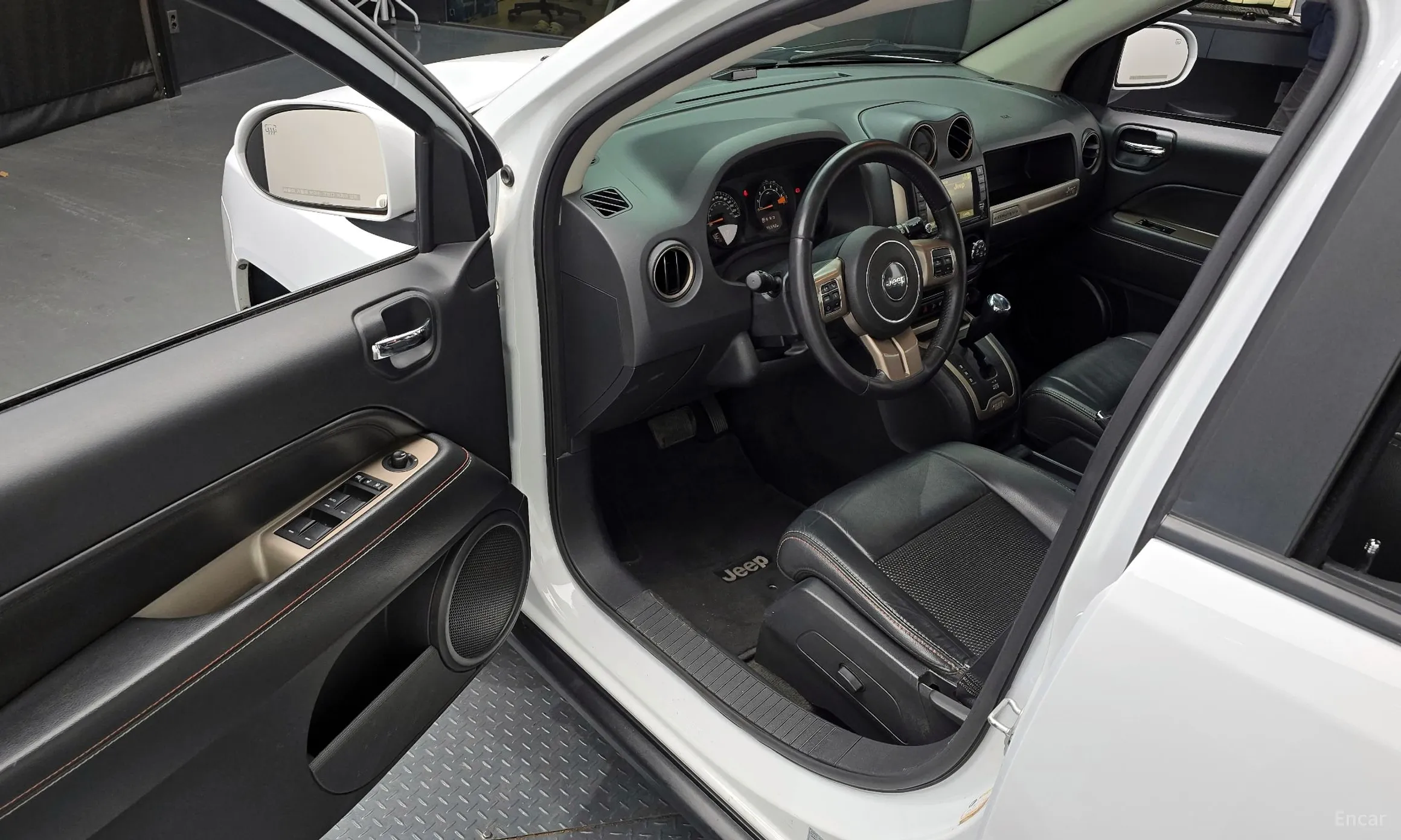 Jeep Compass превью 10
