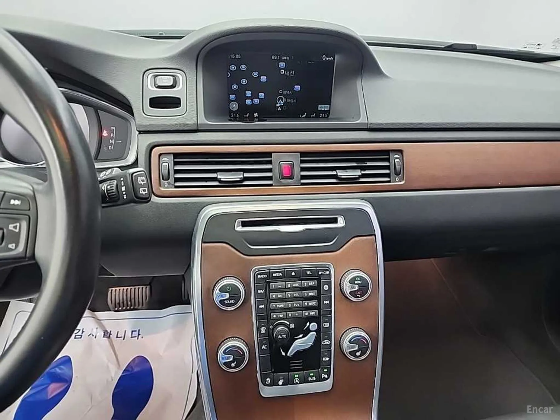 Volvo XC70 превью 10