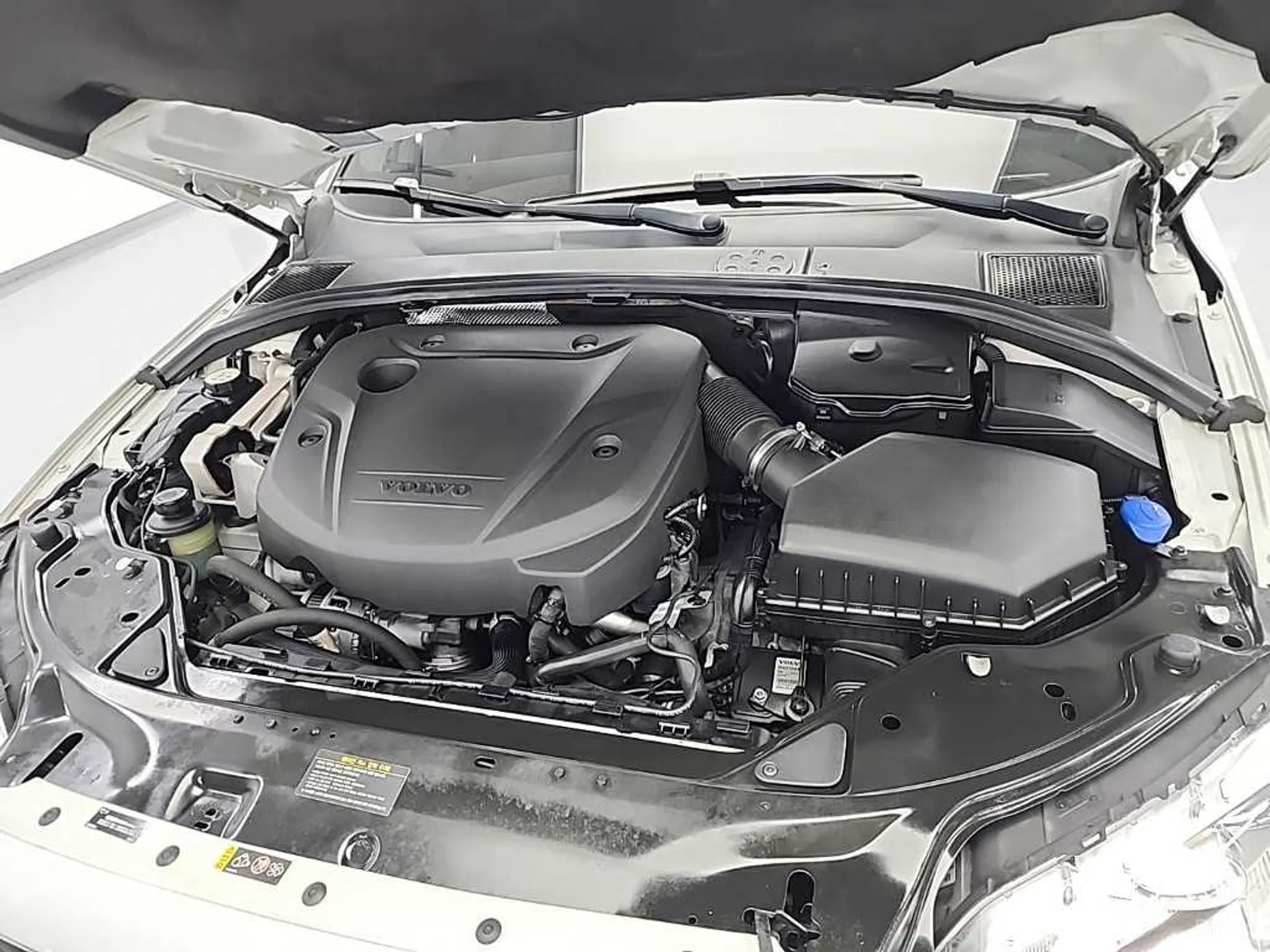 Volvo XC70 превью 5