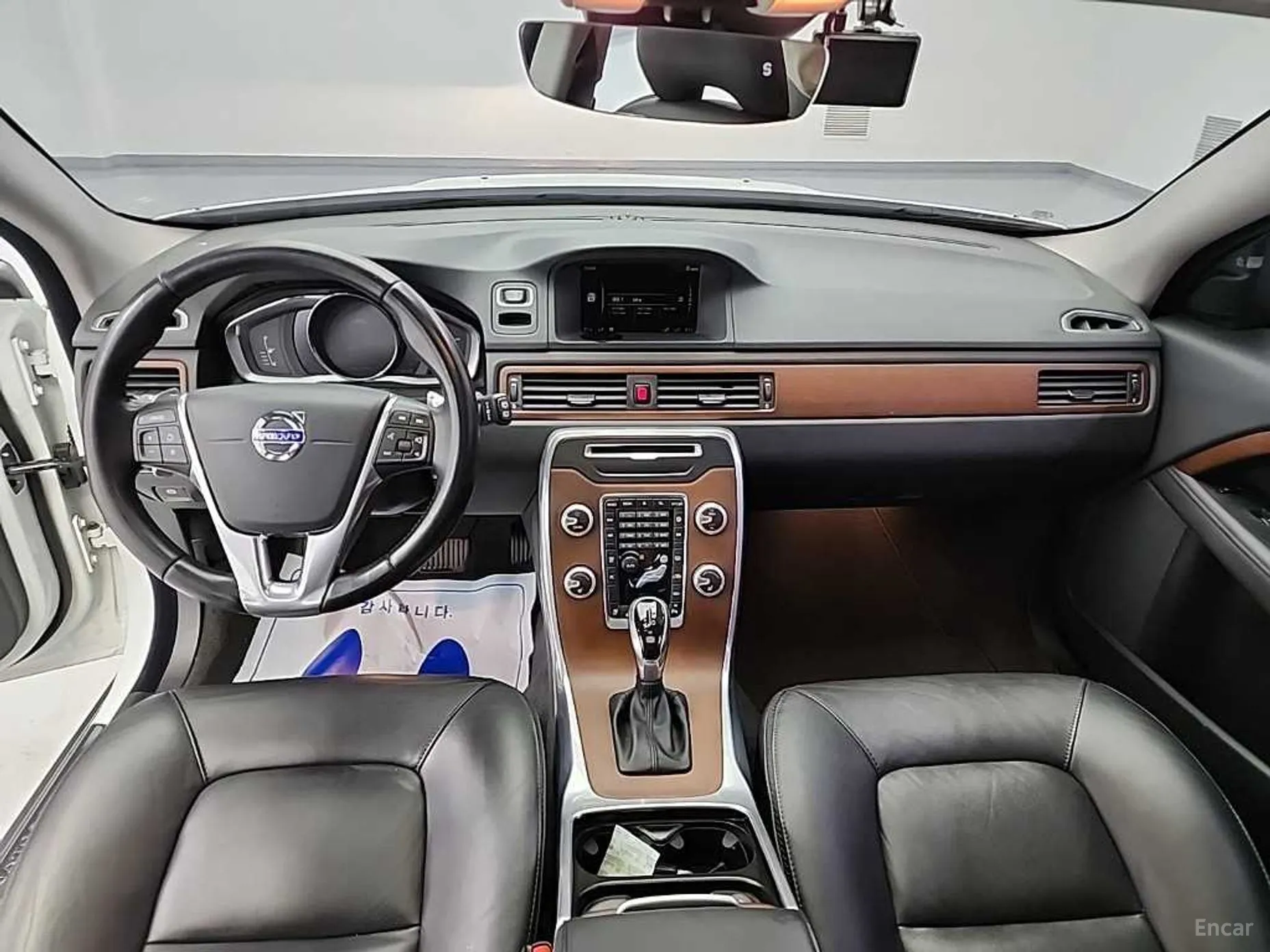 Volvo XC70 превью 7