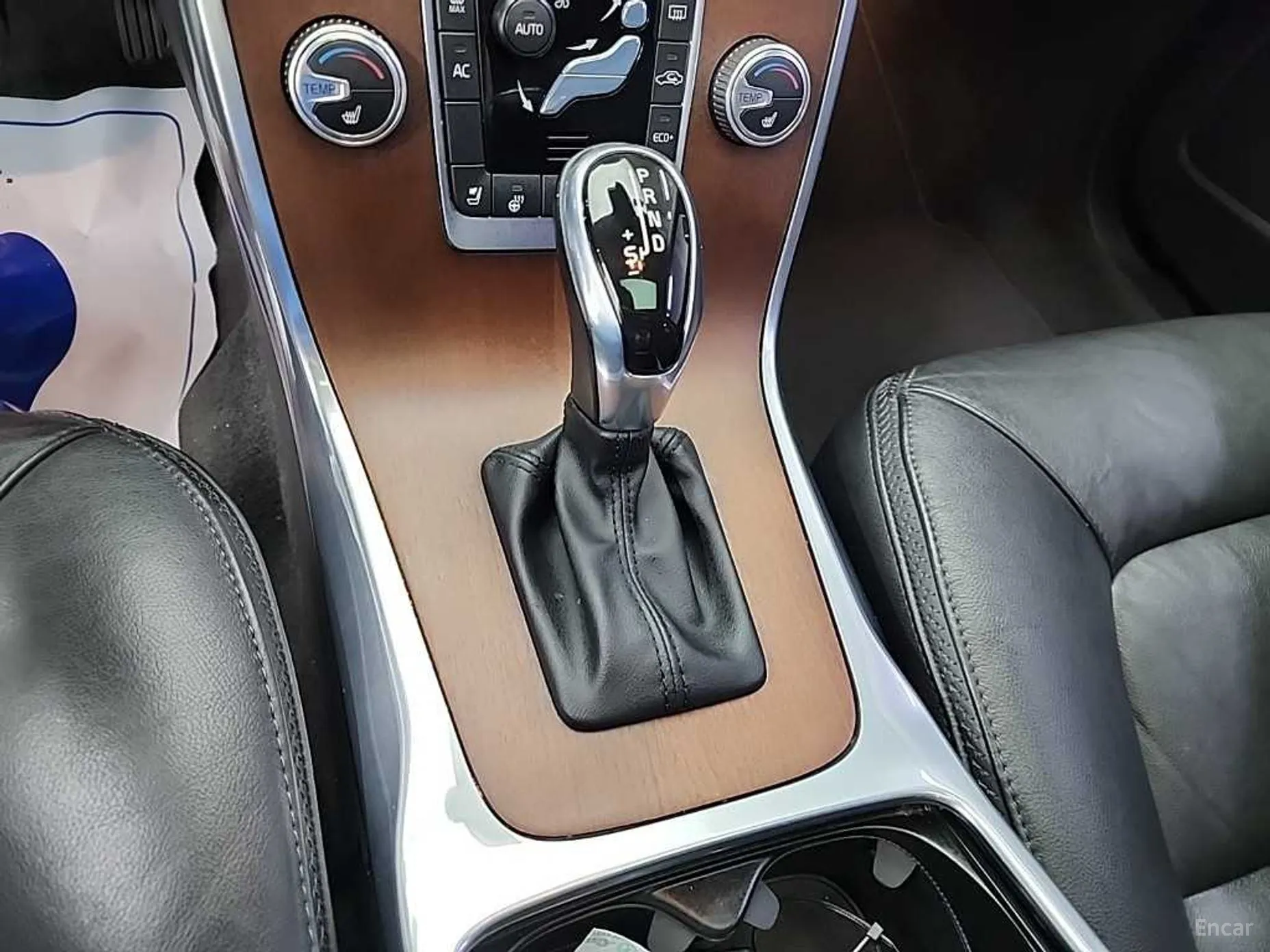 Volvo XC70 превью 8