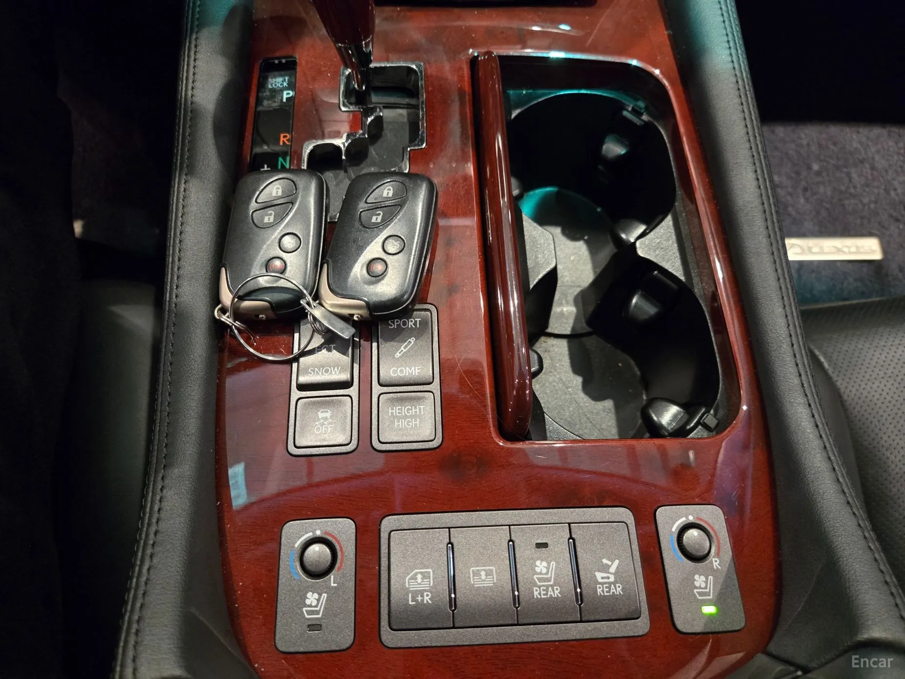 Lexus LS460L превью 14