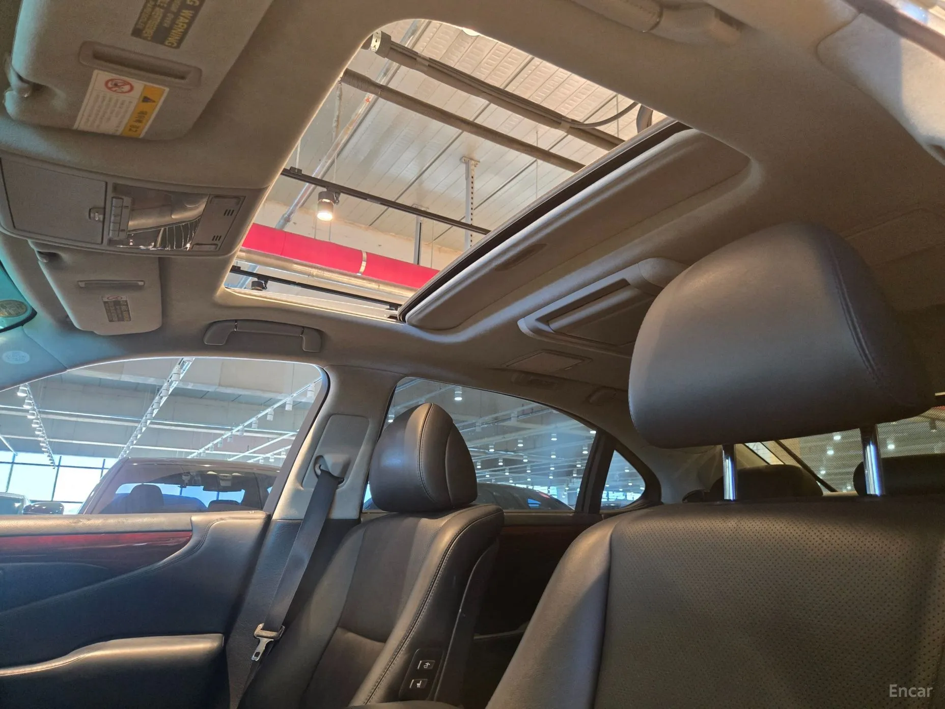 Lexus LS460L превью 19