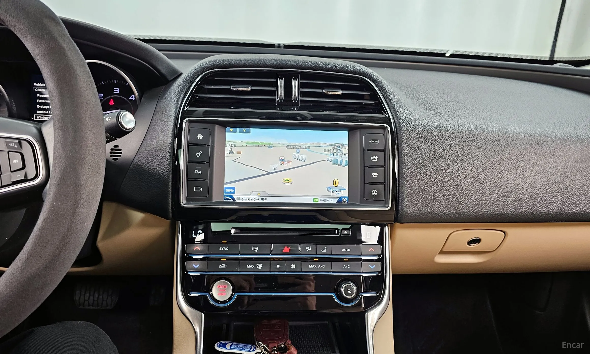 Jaguar XE превью 14