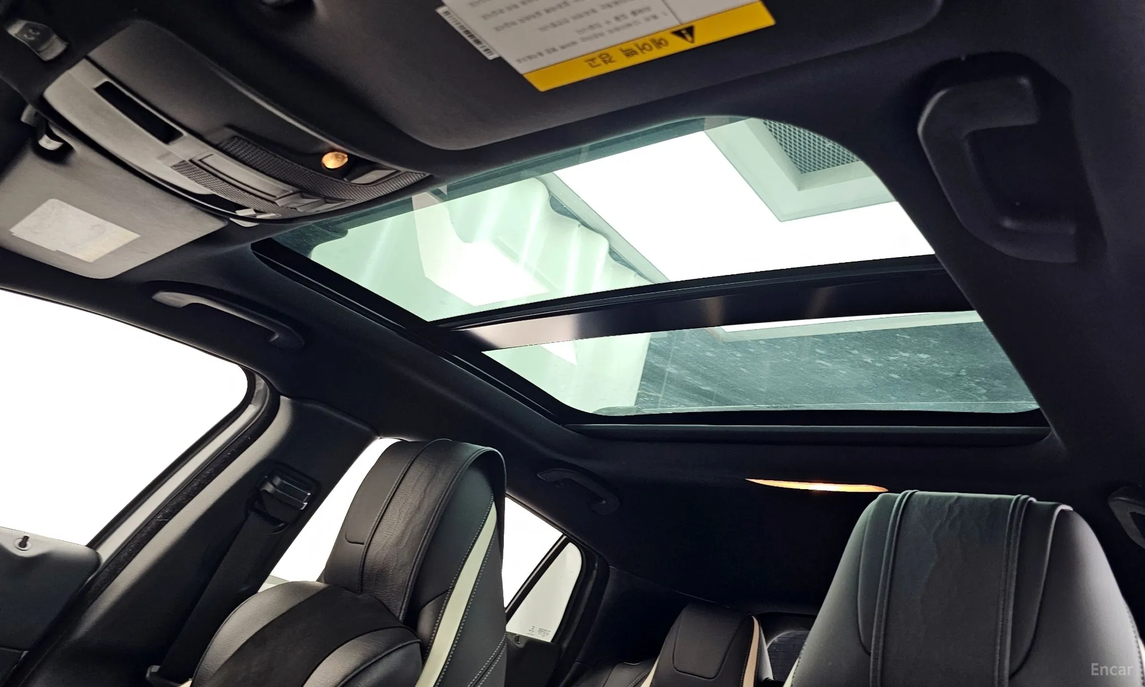 Infiniti Q30 превью 18