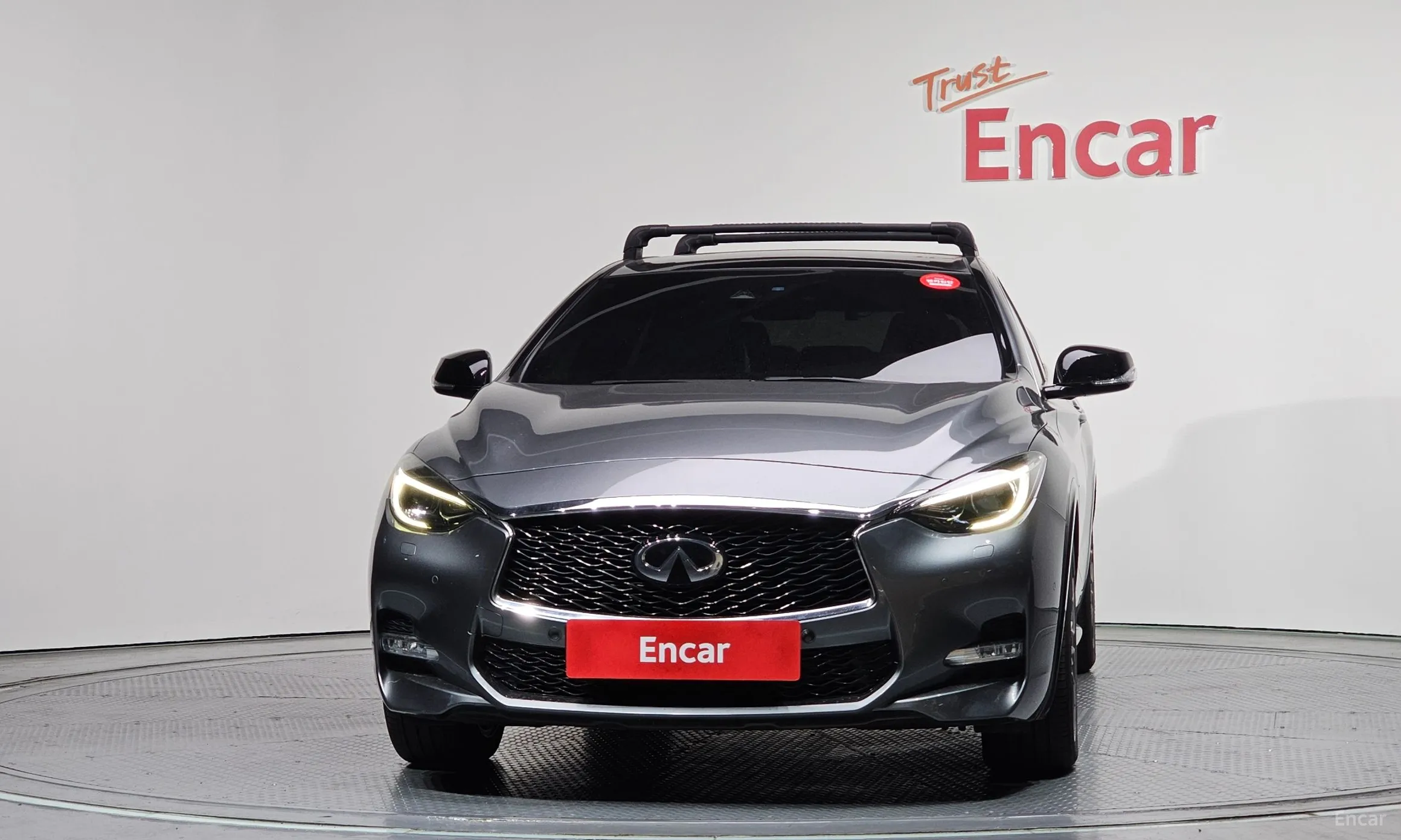 Infiniti Q30 превью 3