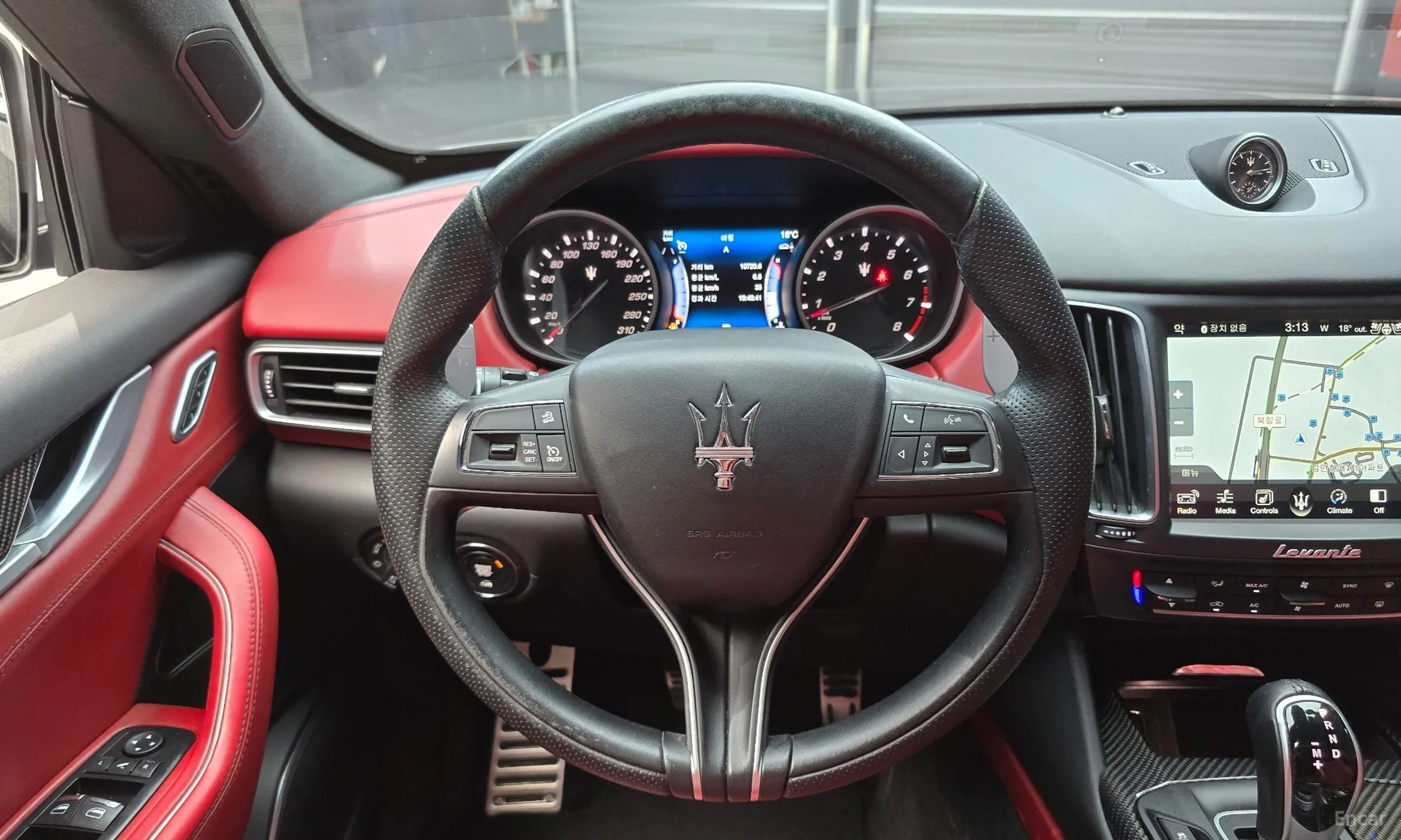 Maserati Levante превью 14