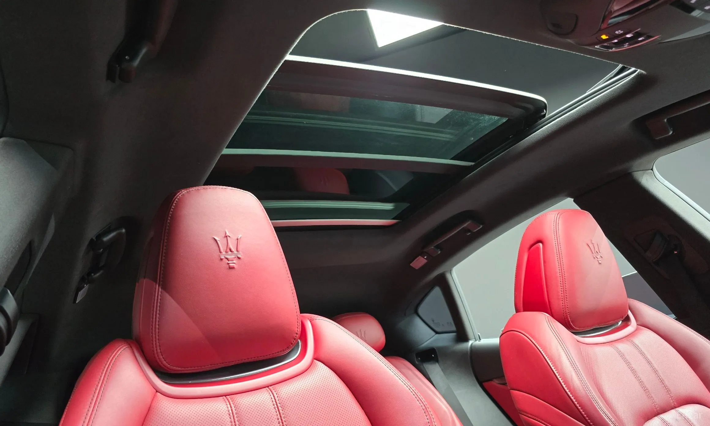 Maserati Levante превью 19