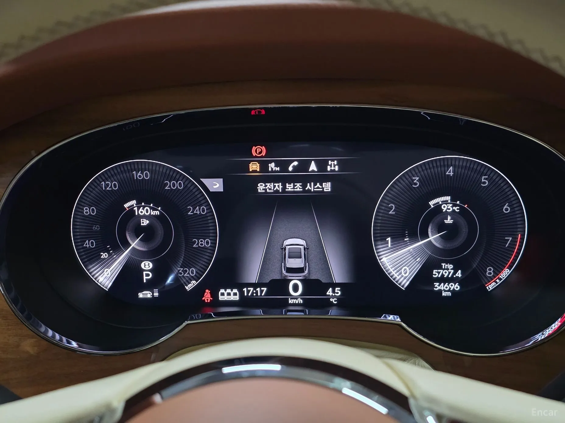 Bentley Bentayga превью 10