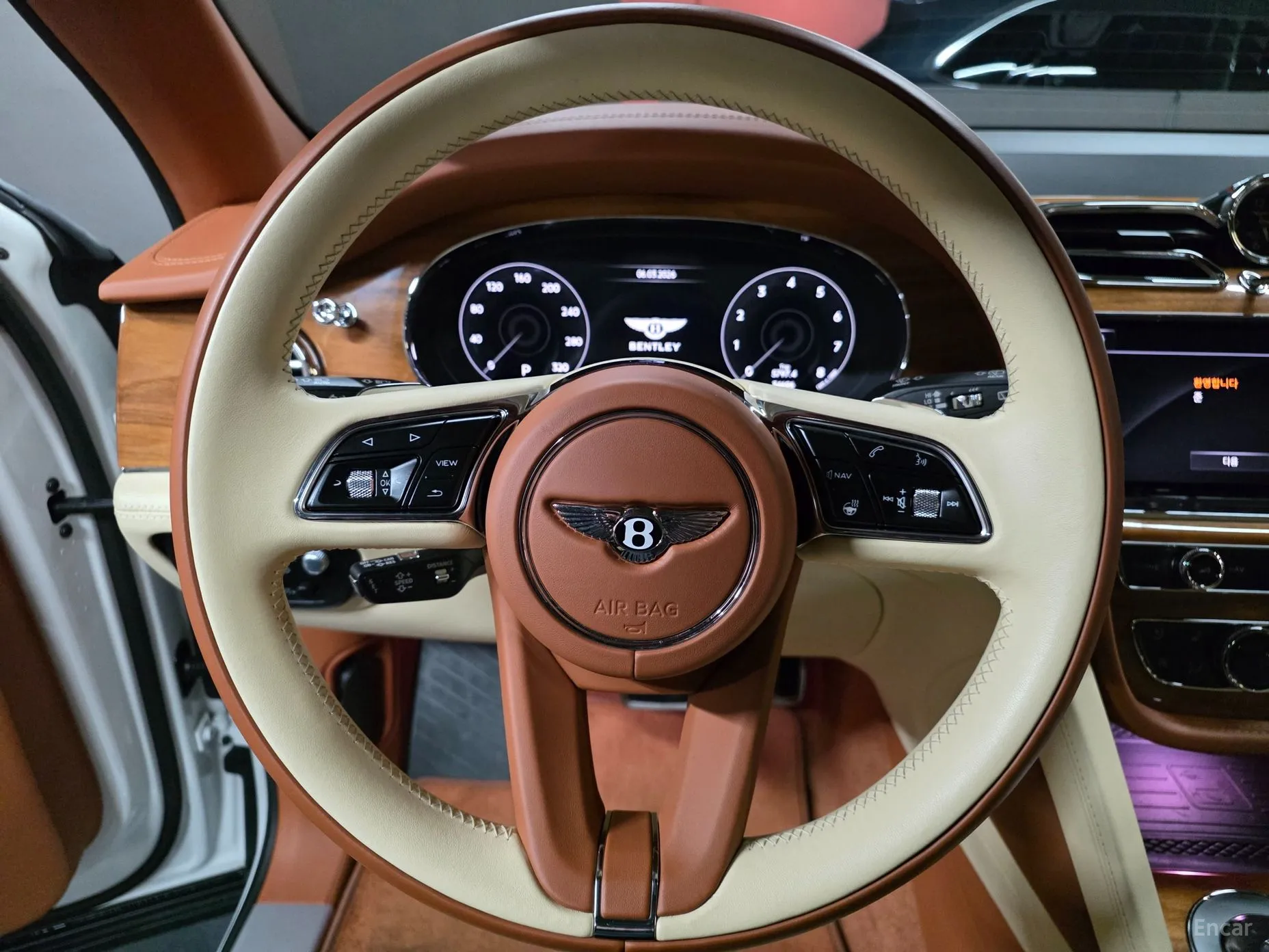 Bentley Bentayga превью 9