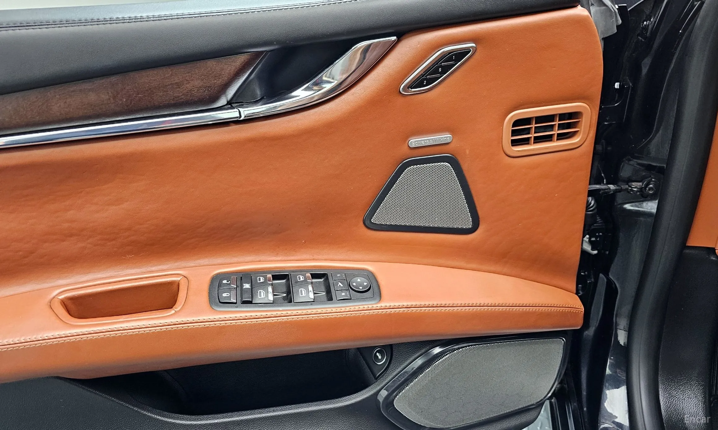 Maserati Quattroporte превью 16