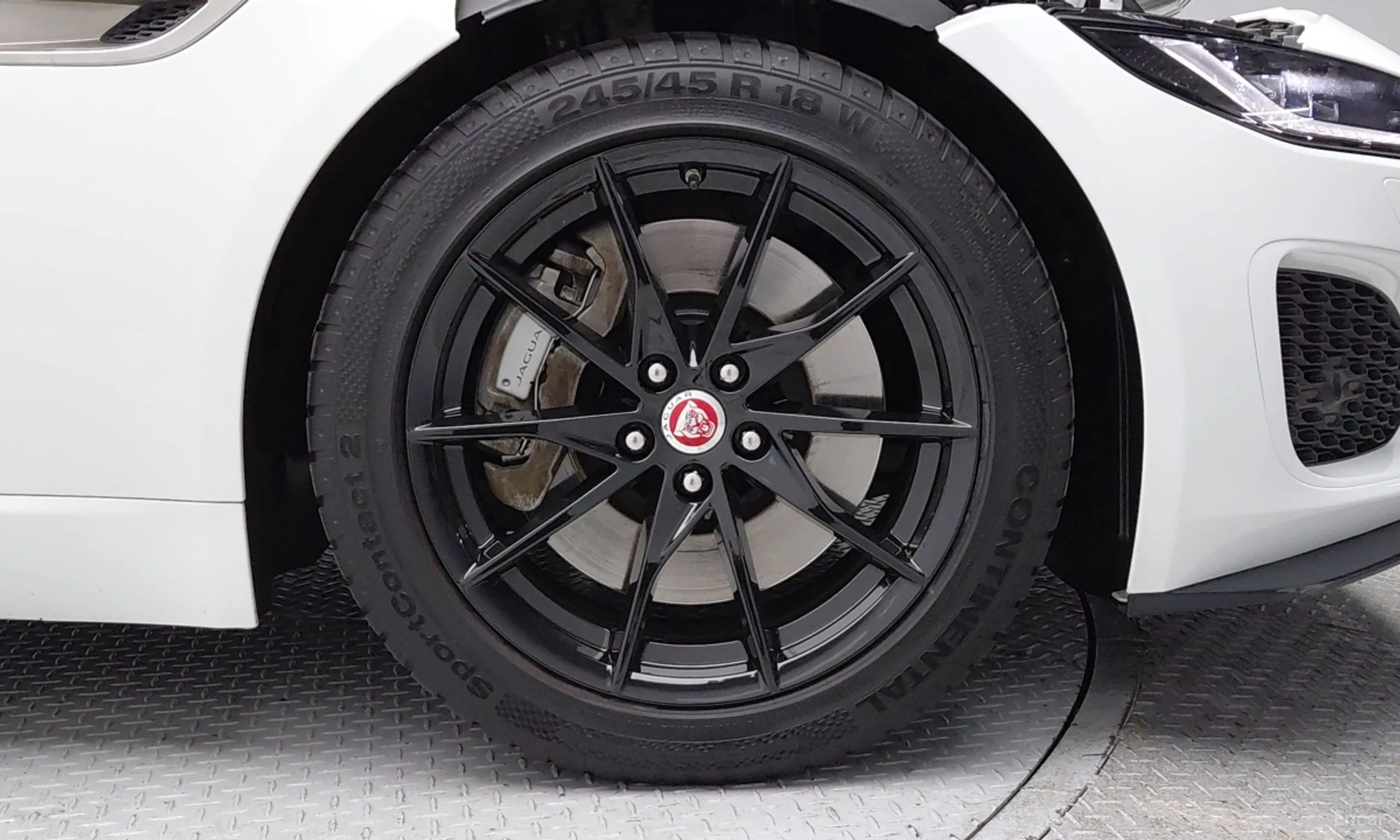 Jaguar F-TYPE превью 13