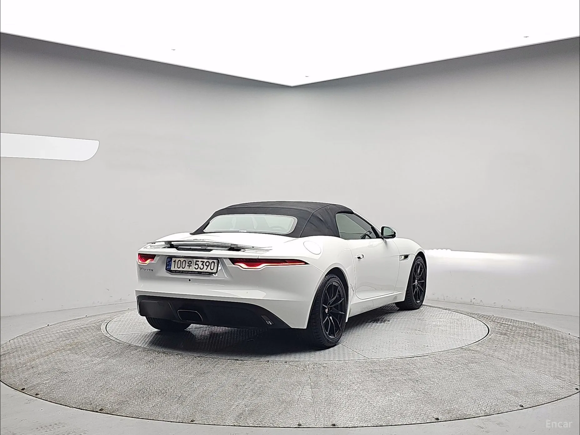 Jaguar F-TYPE превью 4