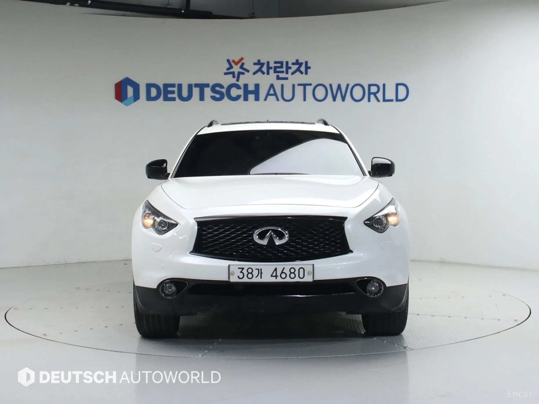 Infiniti QX70 превью 3