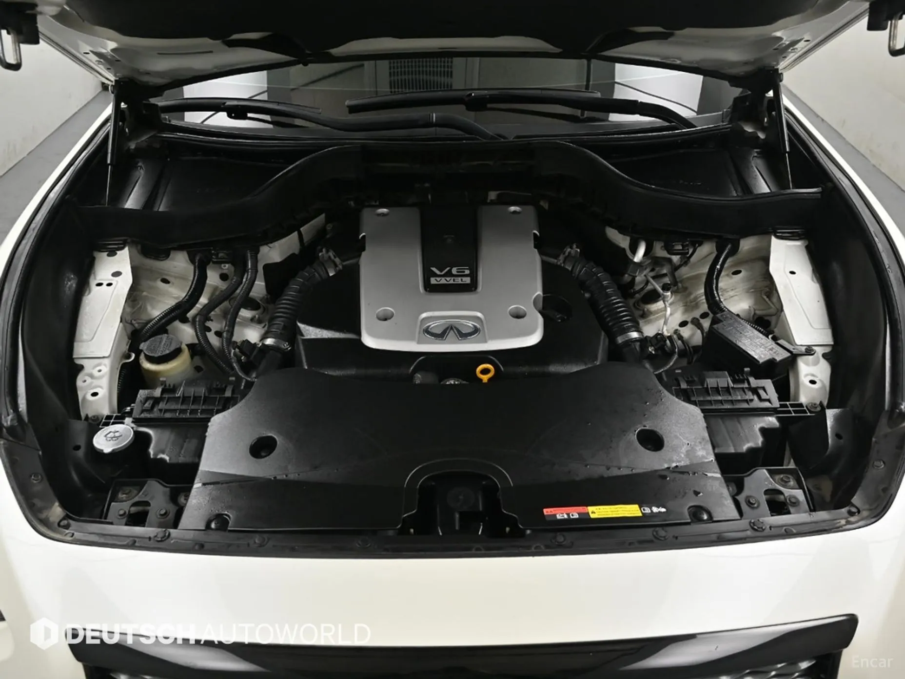 Infiniti QX70 превью 6