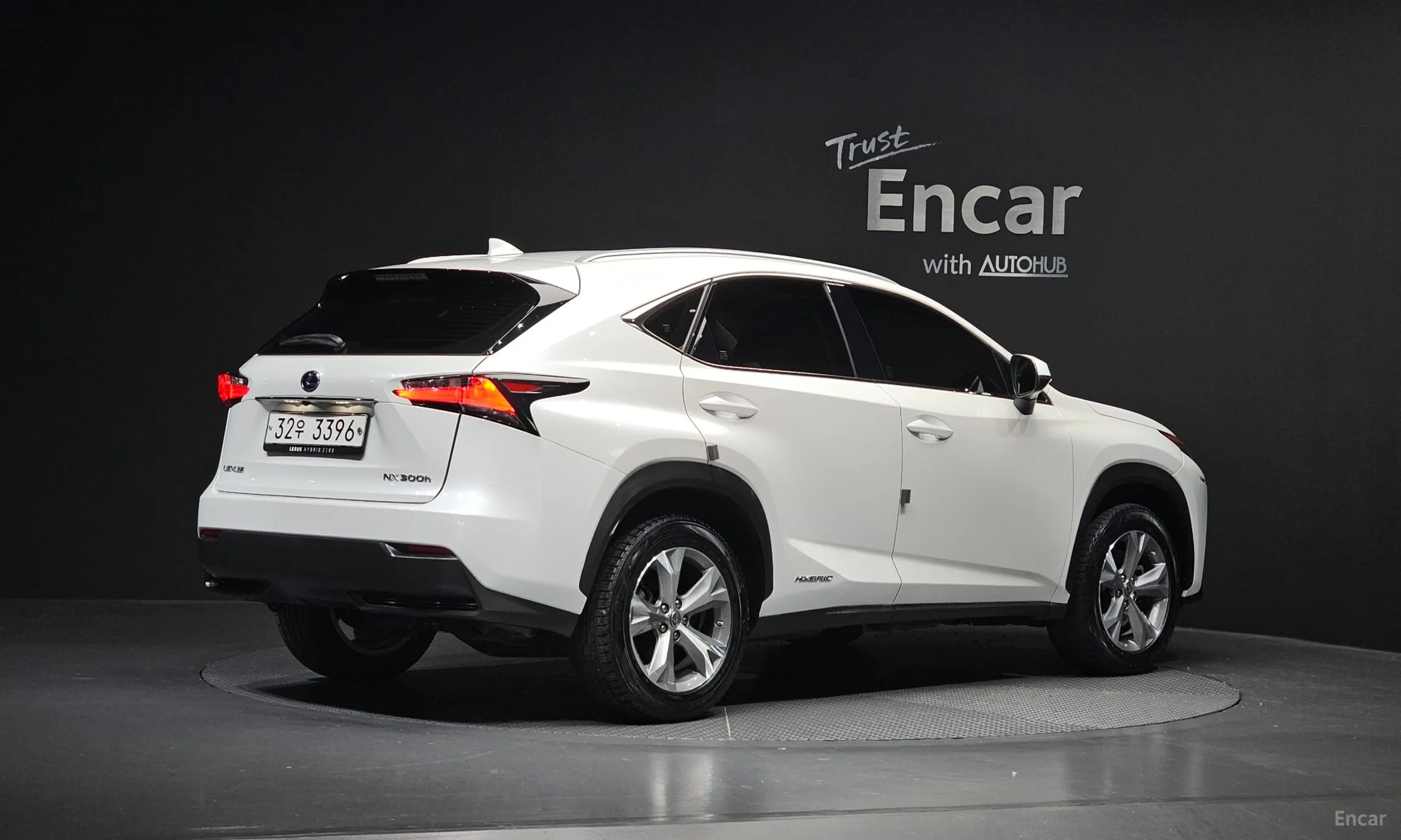 Lexus NX300h