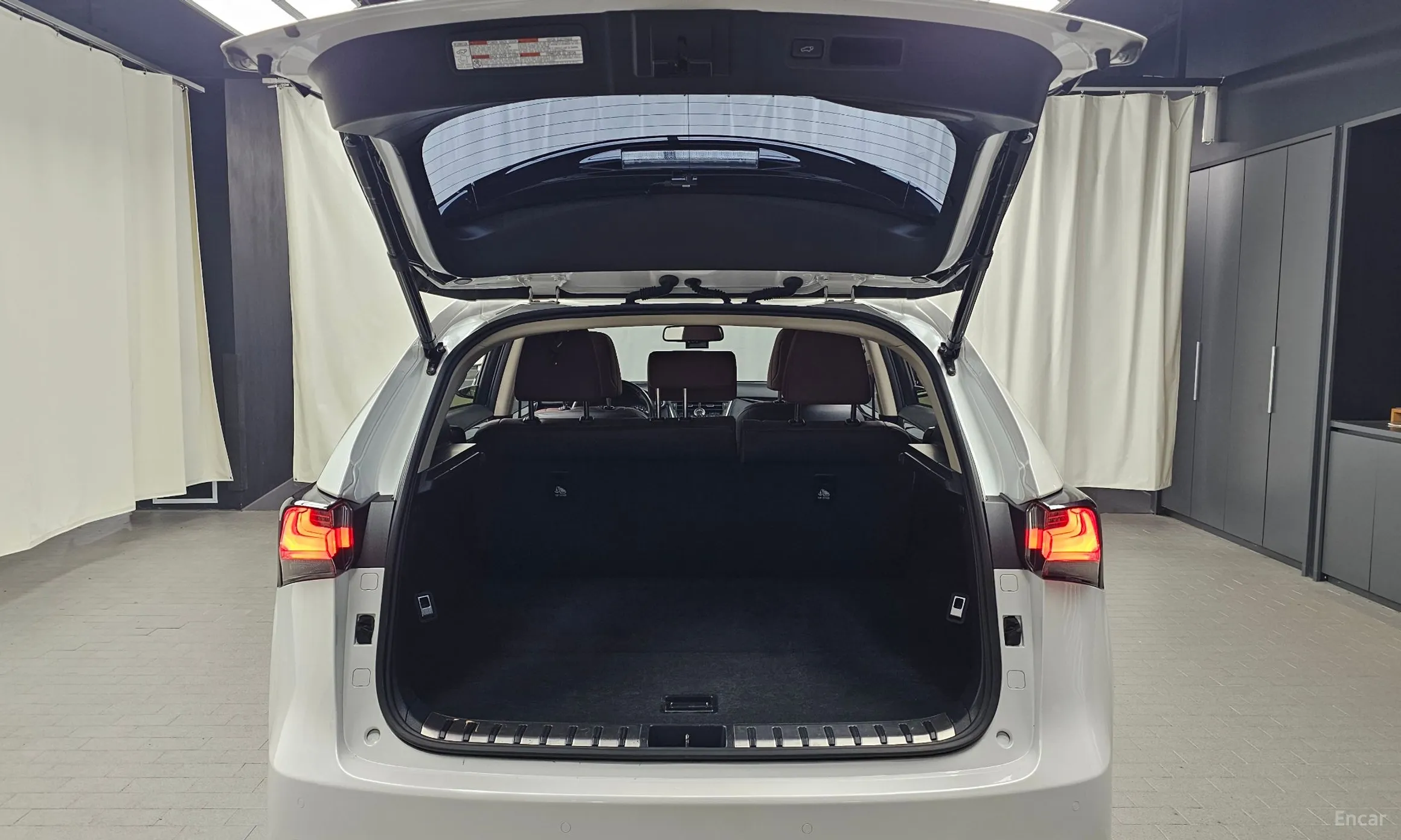 Lexus NX300h превью 20
