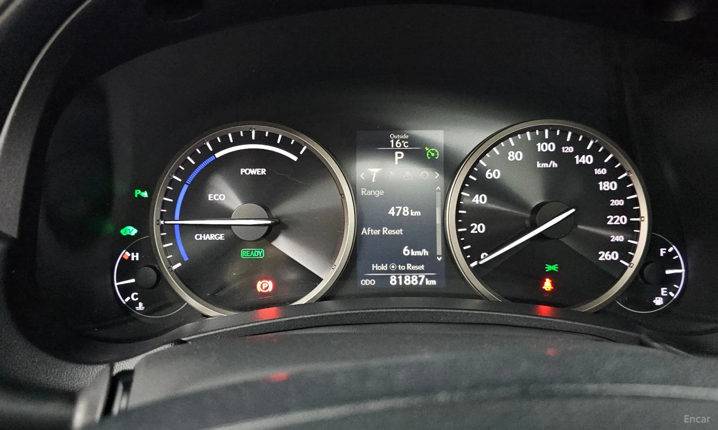 Lexus NX300h превью 8
