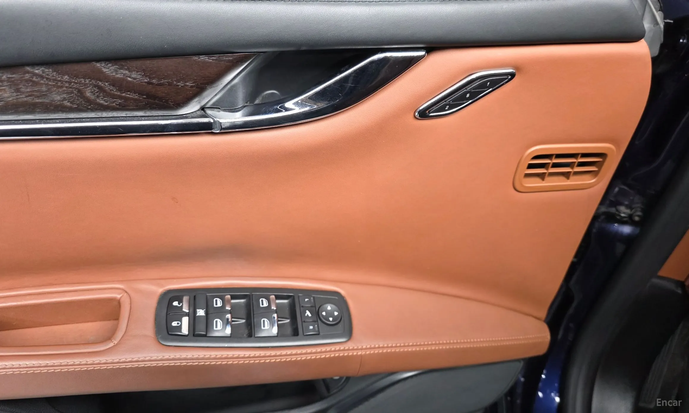 Maserati Quattroporte превью 17