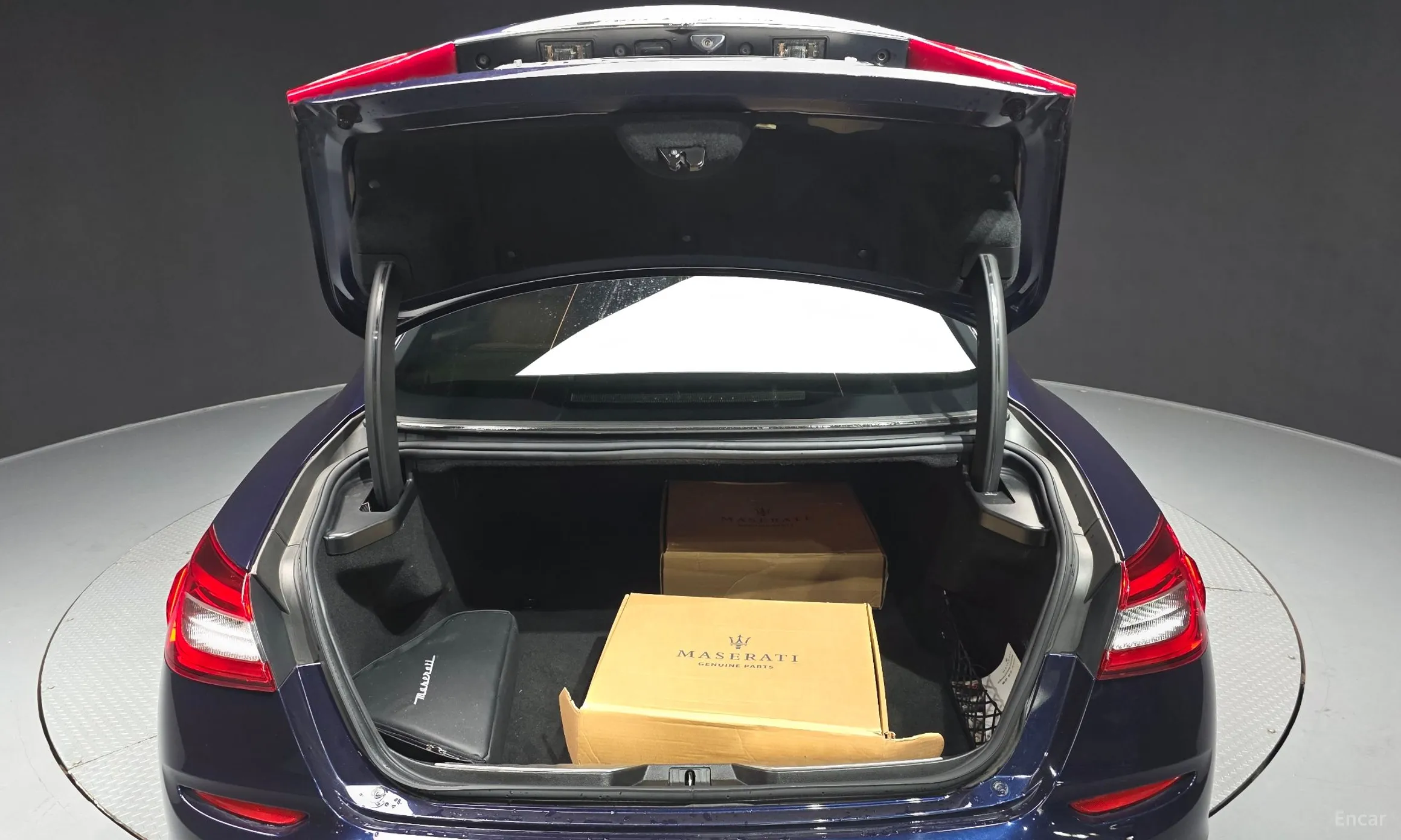 Maserati Quattroporte превью 20
