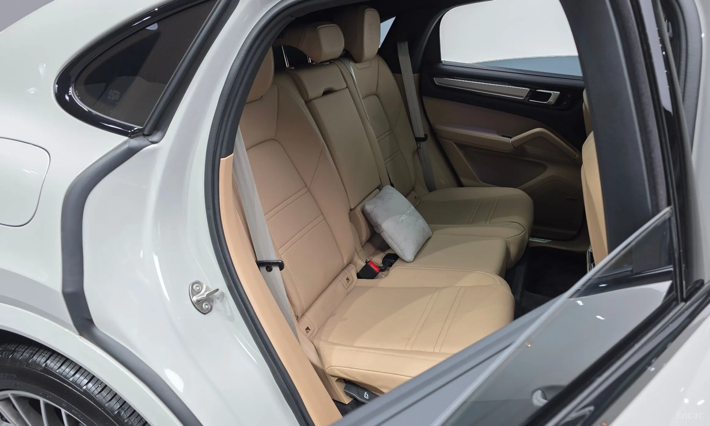 Porsche Cayenne (PO536) превью 12