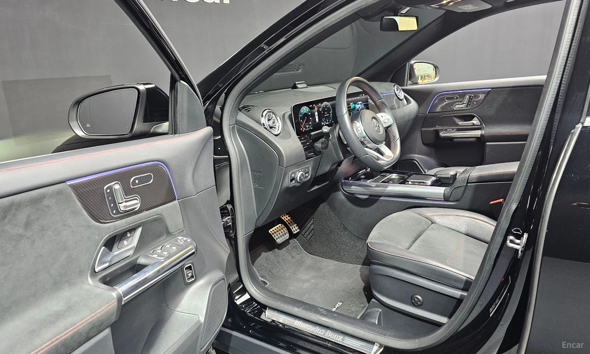 Mercedes Benz GLA-Class H247 превью 10