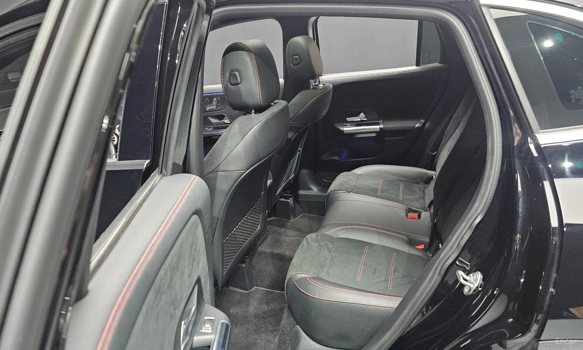 Mercedes Benz GLA-Class H247 превью 13