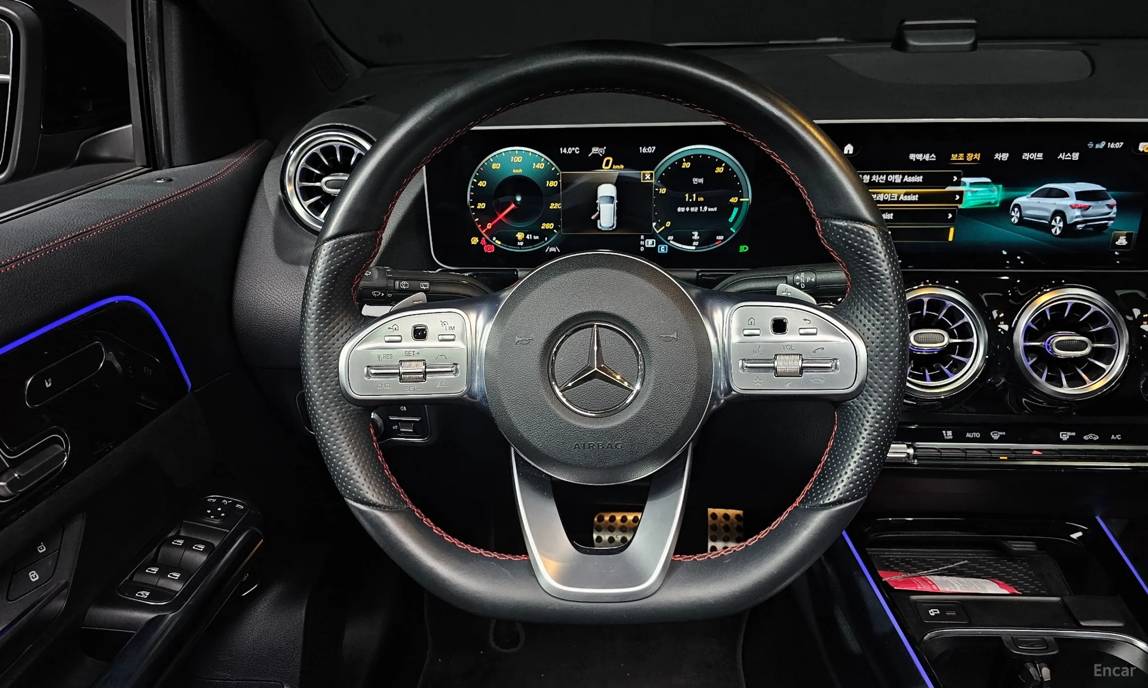 Mercedes Benz GLA-Class H247 превью 14