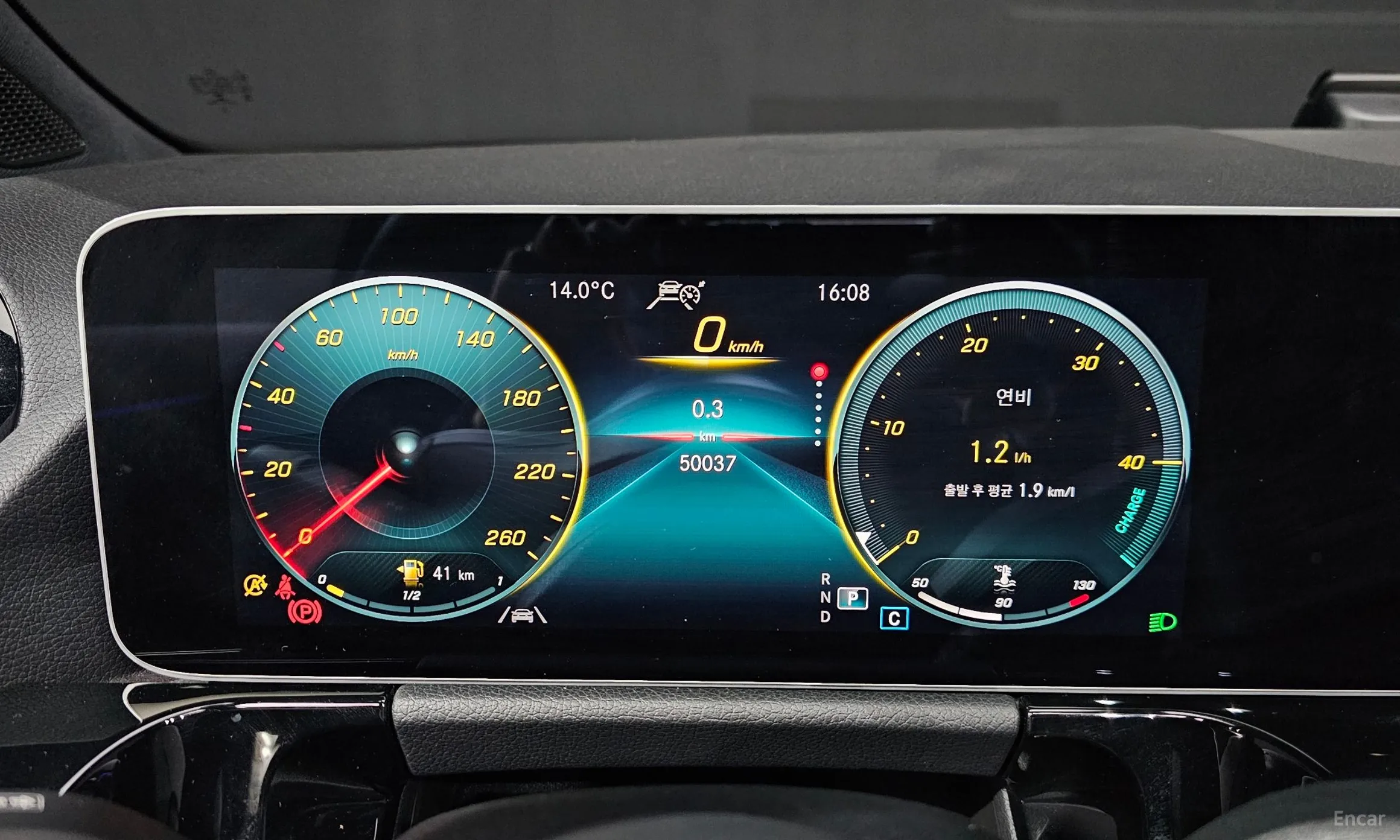 Mercedes Benz GLA-Class H247 превью 8
