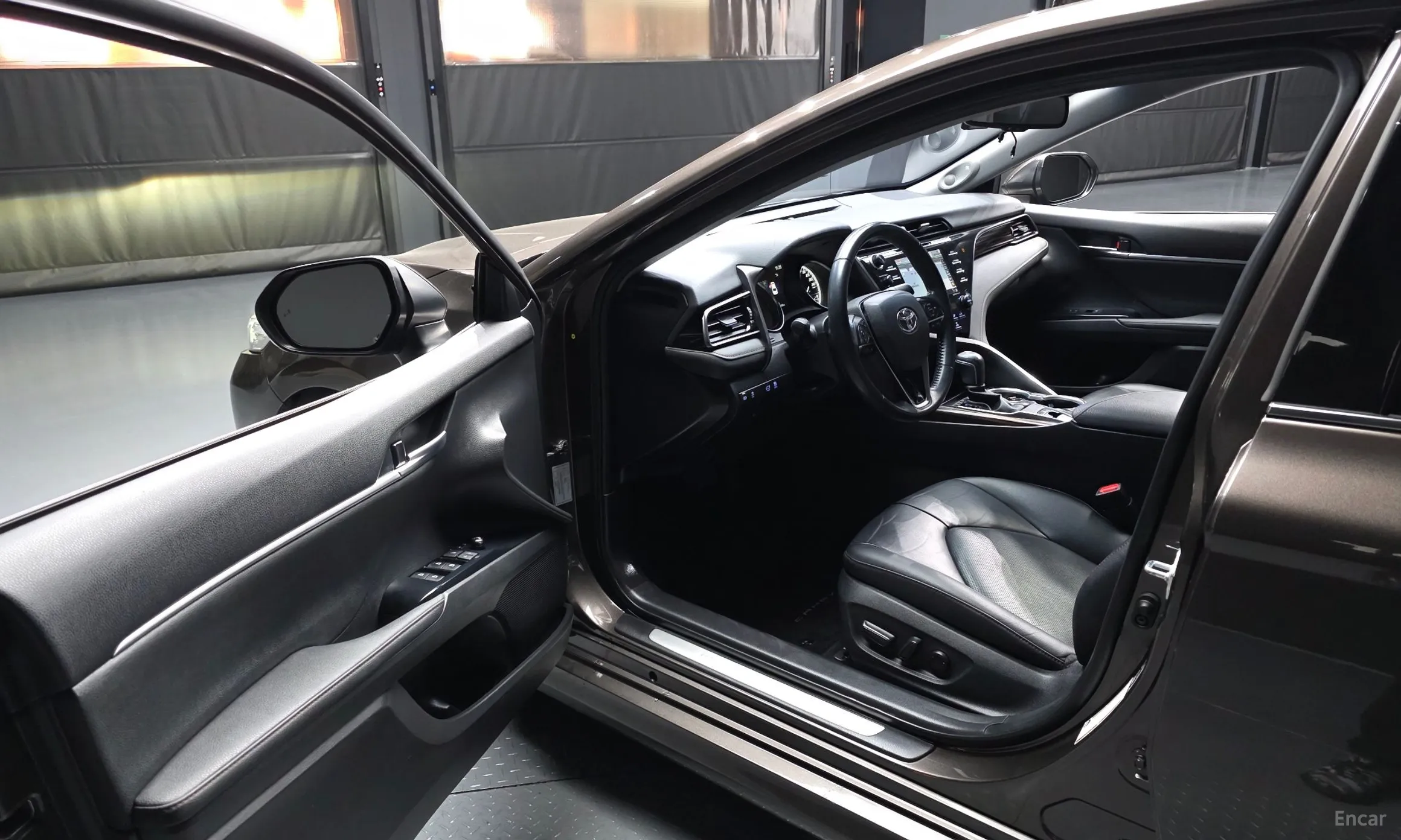 Toyota Camry (XV70) превью 10