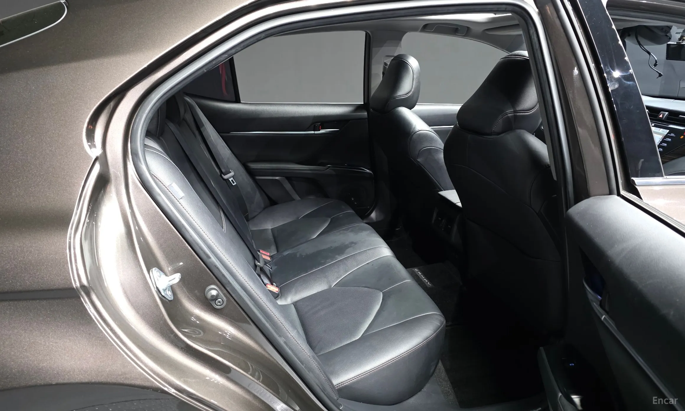 Toyota Camry (XV70) превью 12