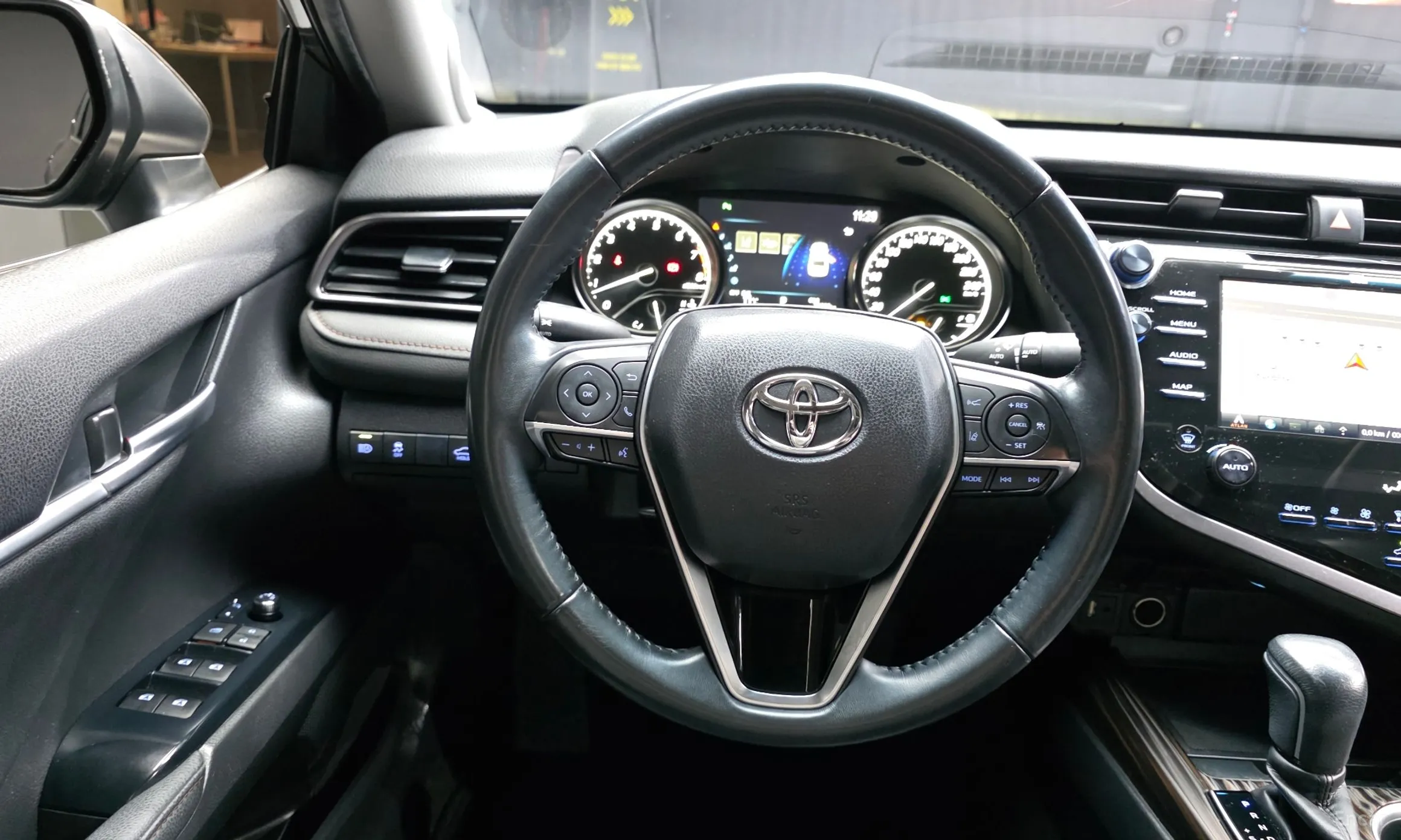 Toyota Camry (XV70) превью 13