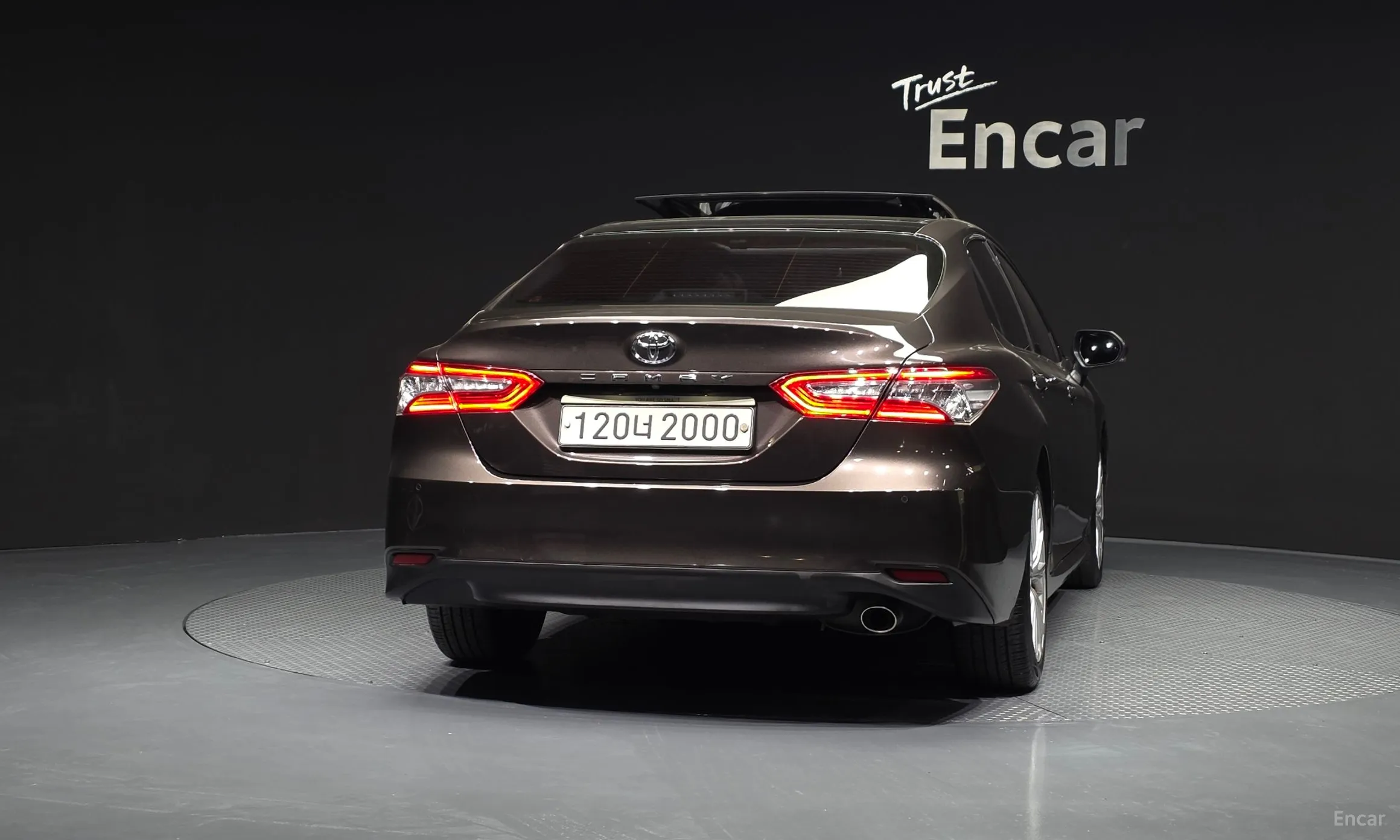 Toyota Camry (XV70) превью 4