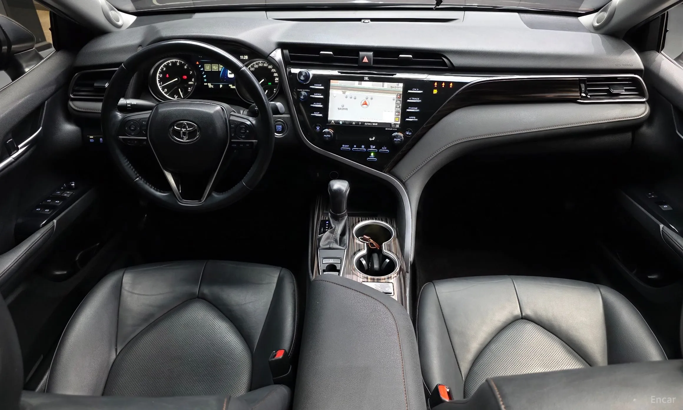 Toyota Camry (XV70) превью 7